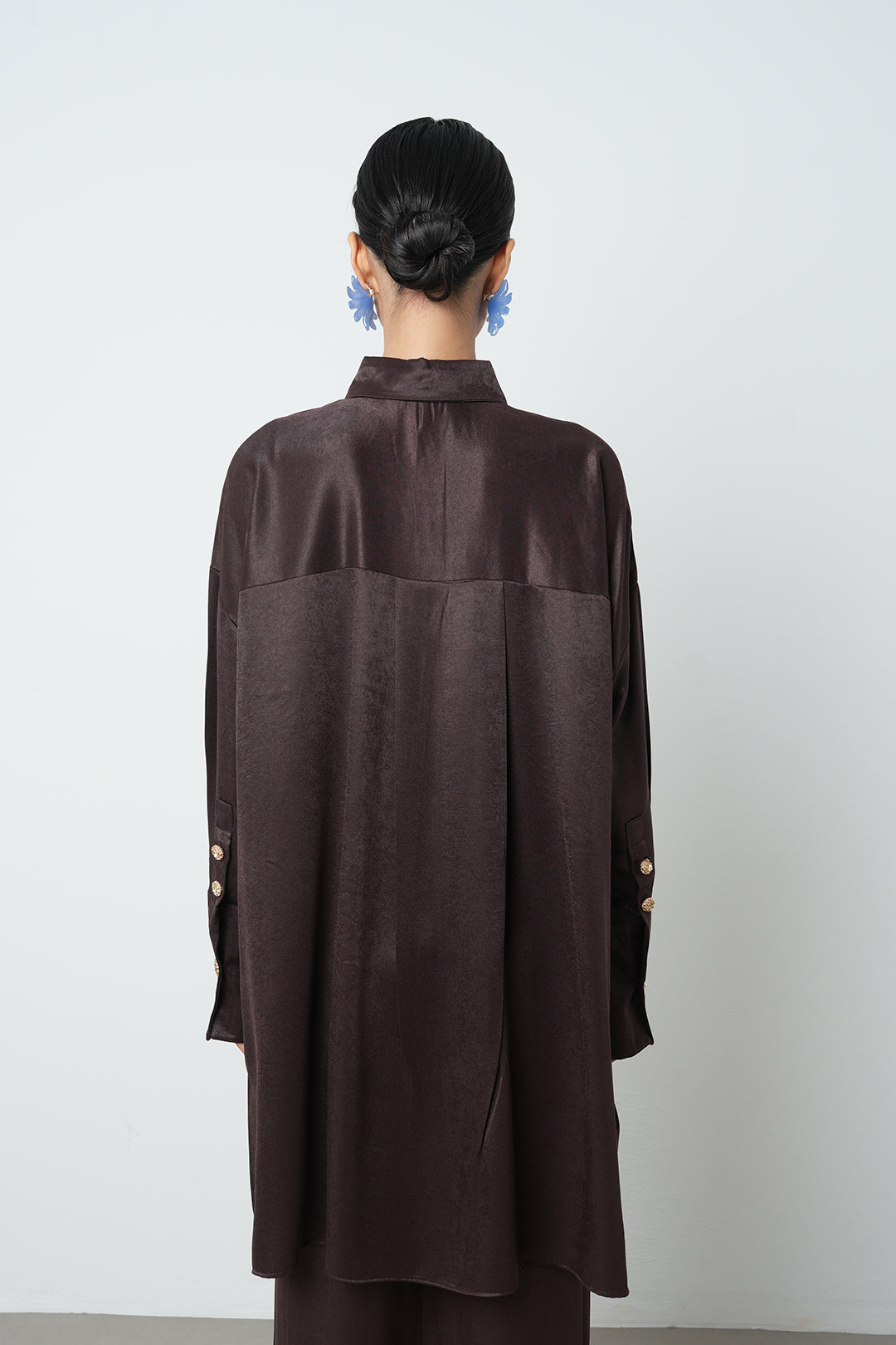 Toptan bordo uzun tesettür gömlek, oversize kesim, düğme detaylı
