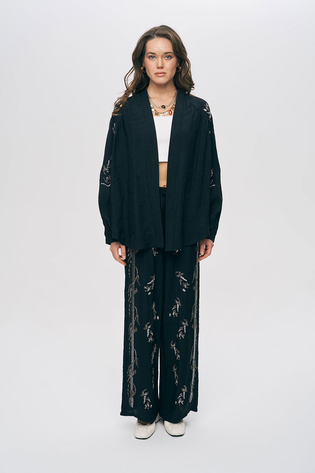 İşlemeli Siyah Kimono Ceket