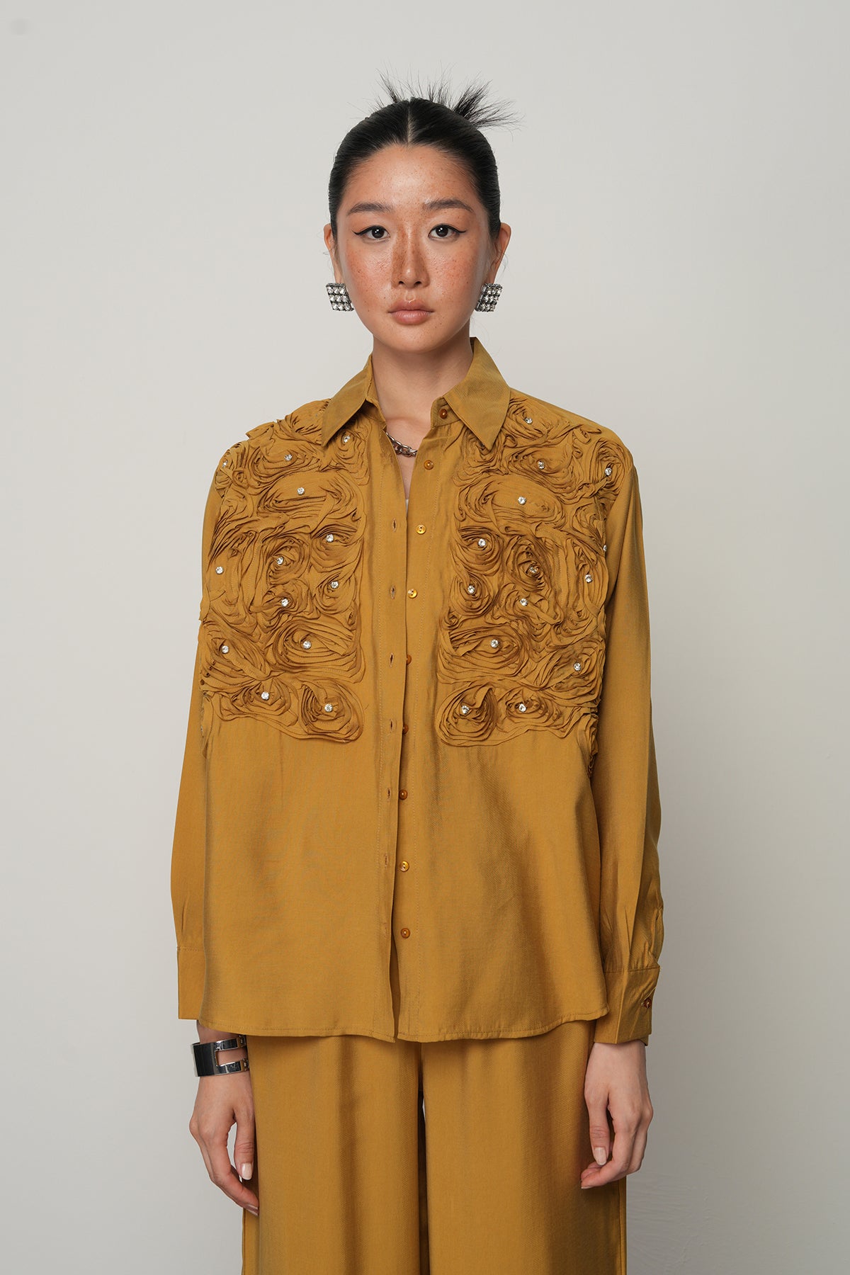 Toptan Gül ve Taş İşlemeli Kadın Gömlek – %90 Tencel Kumaş 34541 Kimyon