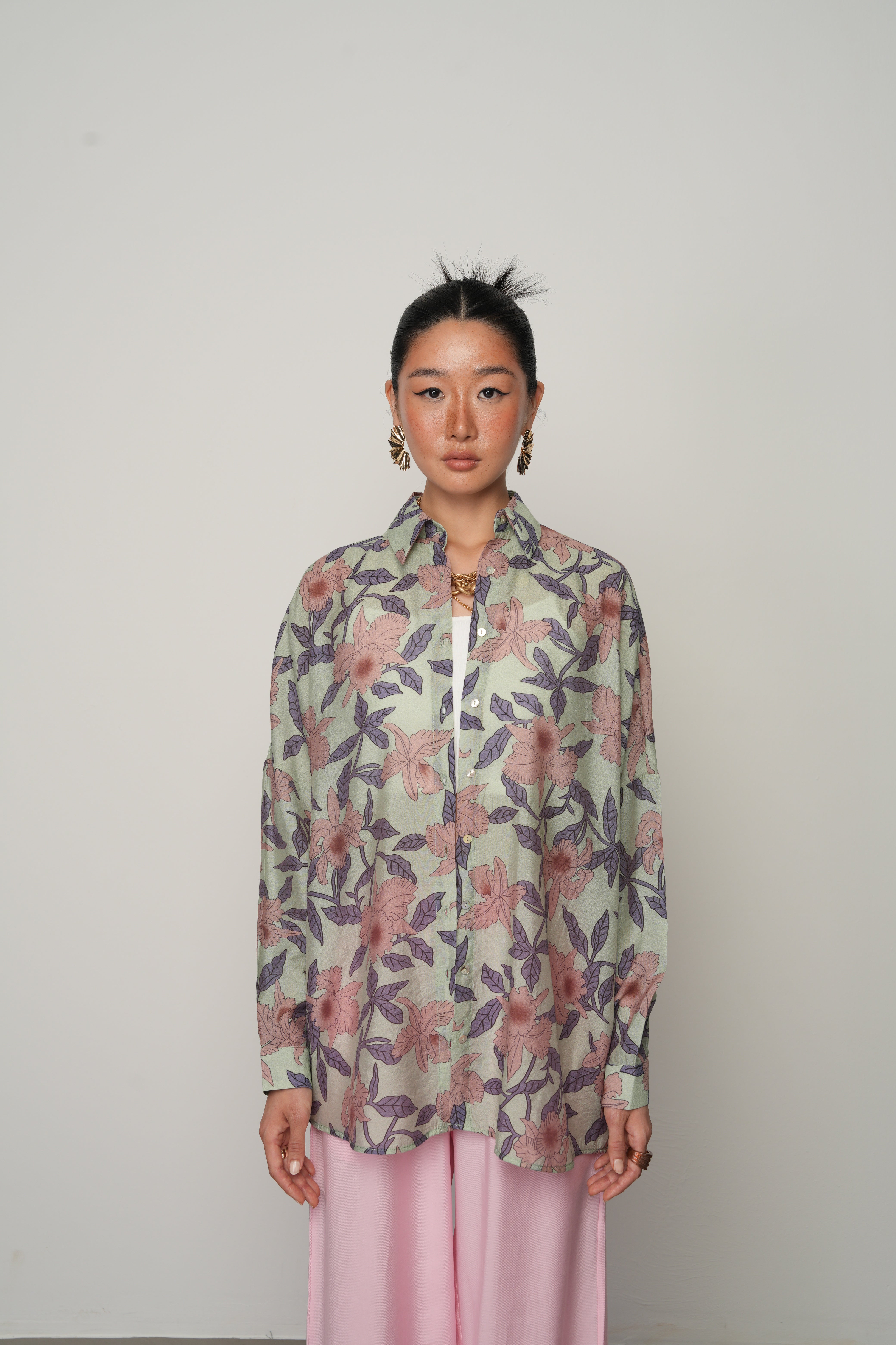 Çiçek Desenli Oversize Kalıp Hafif ve Şık Gömlek - 34556
