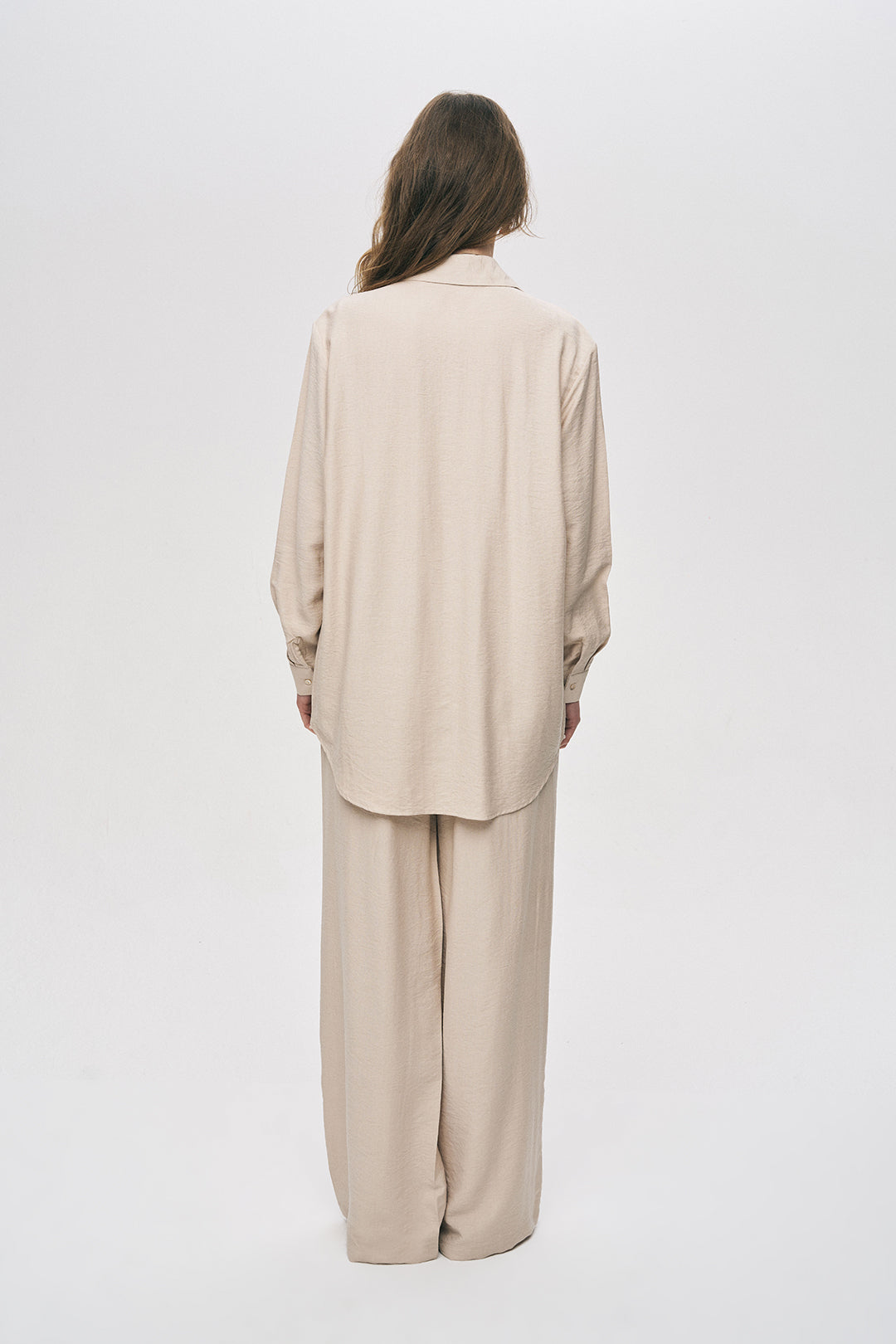 Orfeonegro Kuş ve Çiçek Boncuk İşlemeli Oversize Gömlek Açık Bej