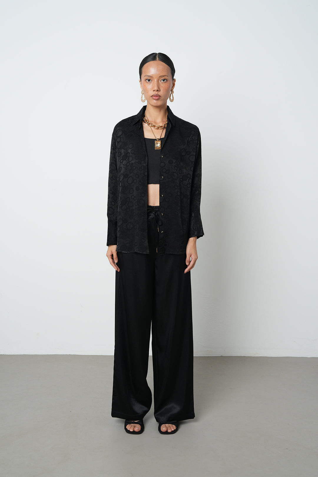 Siyah Jakar Desenli %100 Viskon Gömlek