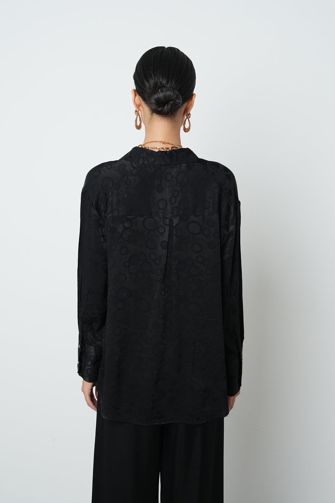 Siyah Jakar Desenli %100 Viskon Gömlek