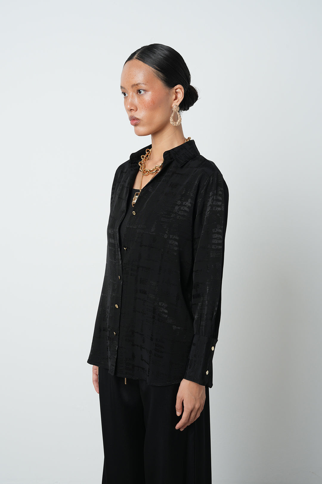 Desenli Siyah Gömlek