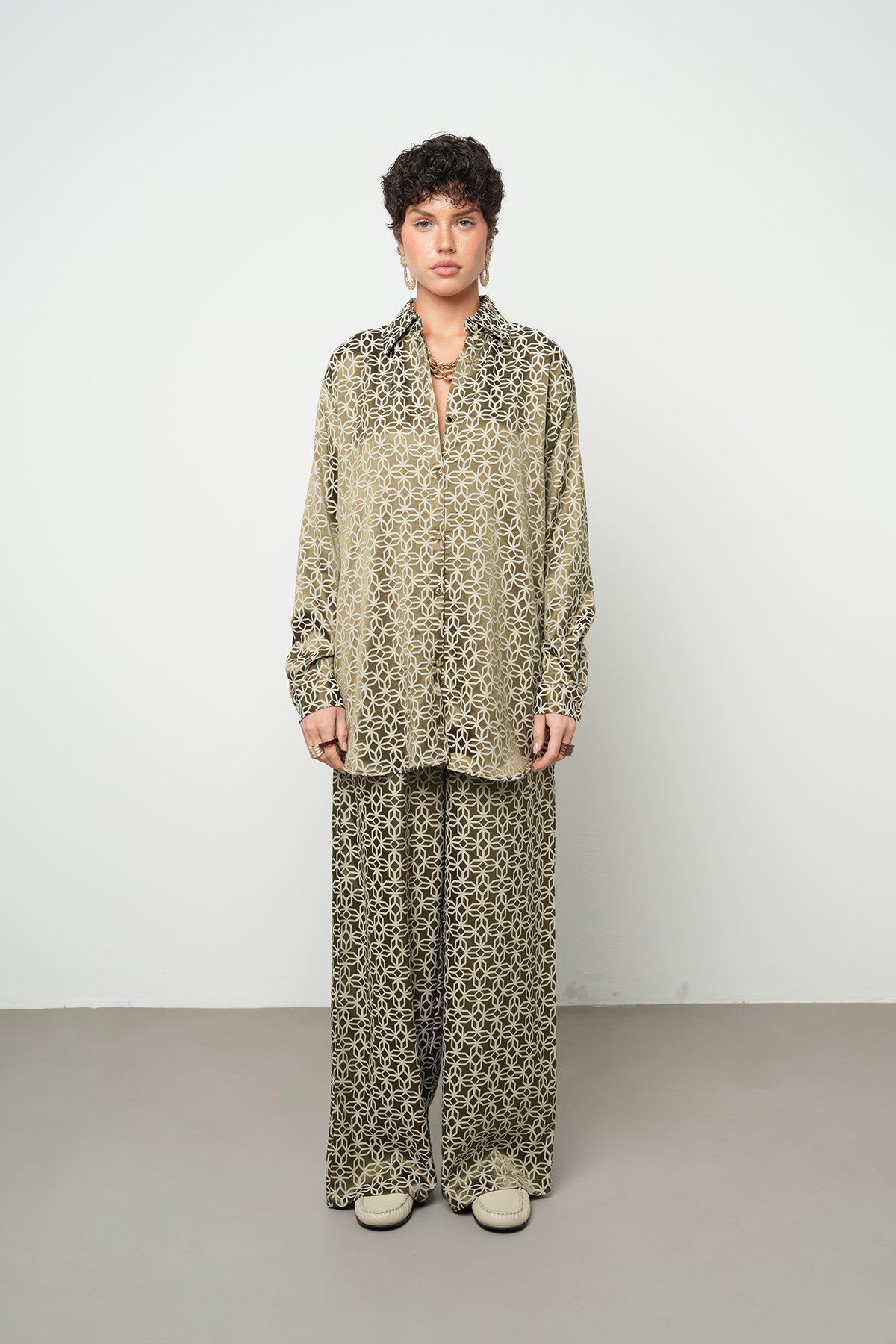 Orfeonegro Desenli Oversize Haki Saten Gömlek