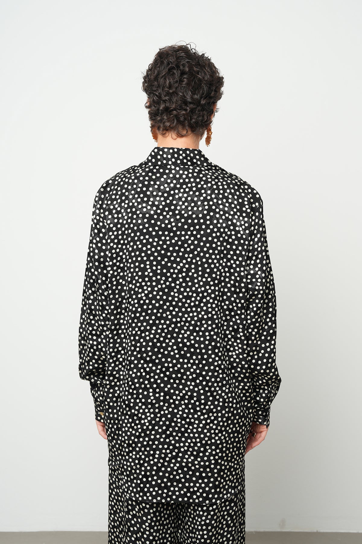 Siyah Puantiyeli Oversize Saten Gömlek