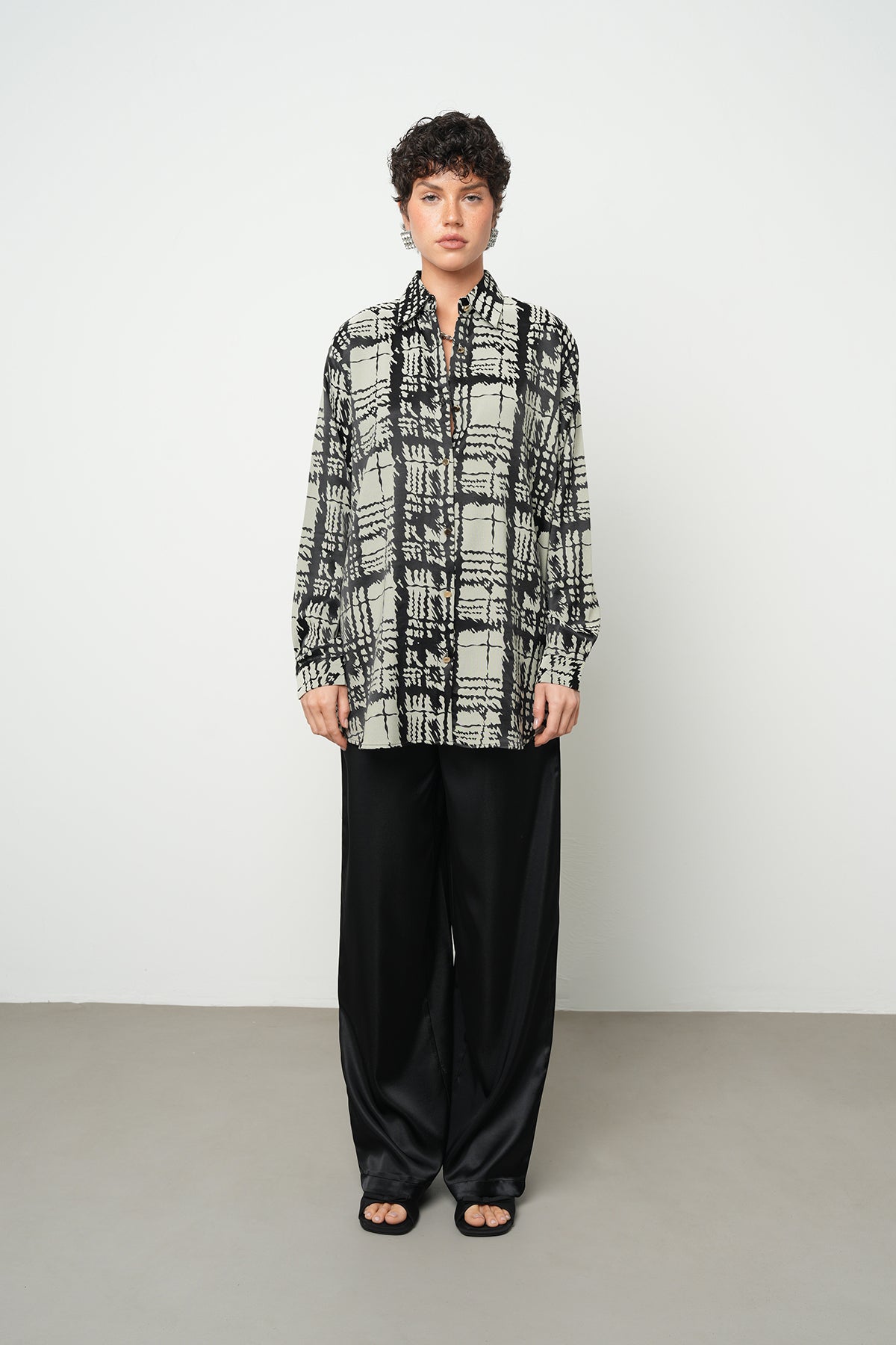 Toptan Siyah Gri Kare Desenli Oversize Gömlek