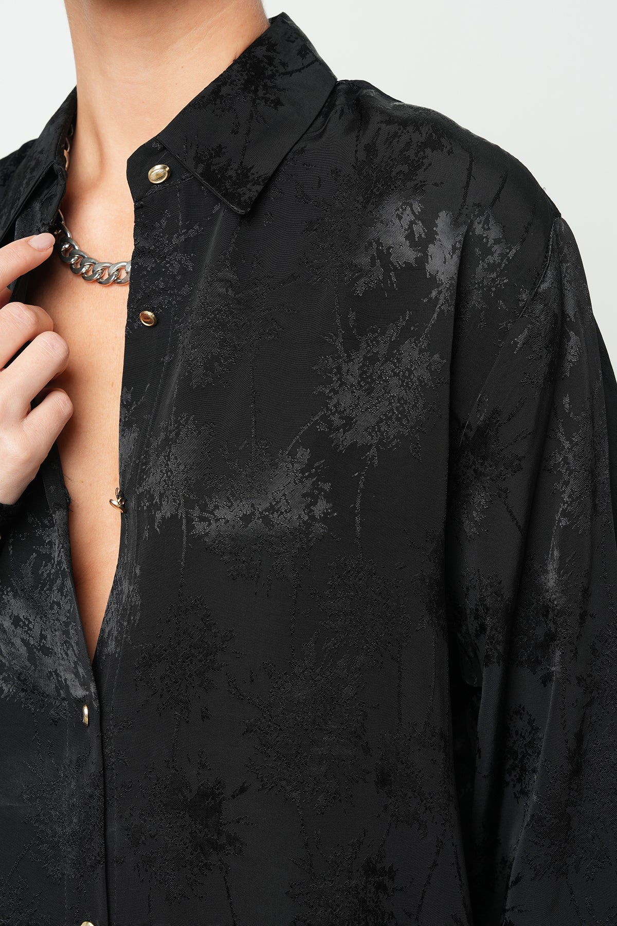 Oversize Siyah Çiçek Desenli Gömlek
