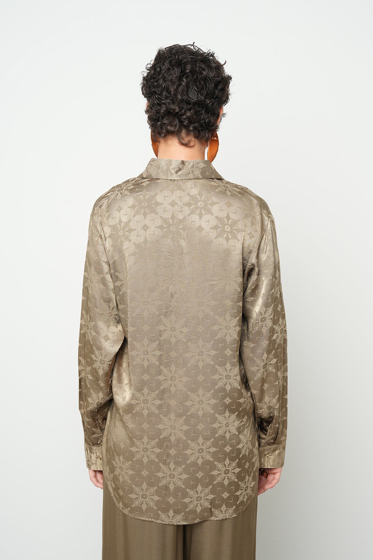 Orfeonegro Jakarlı Yıldız Desenli Saten Oversize Gömlek