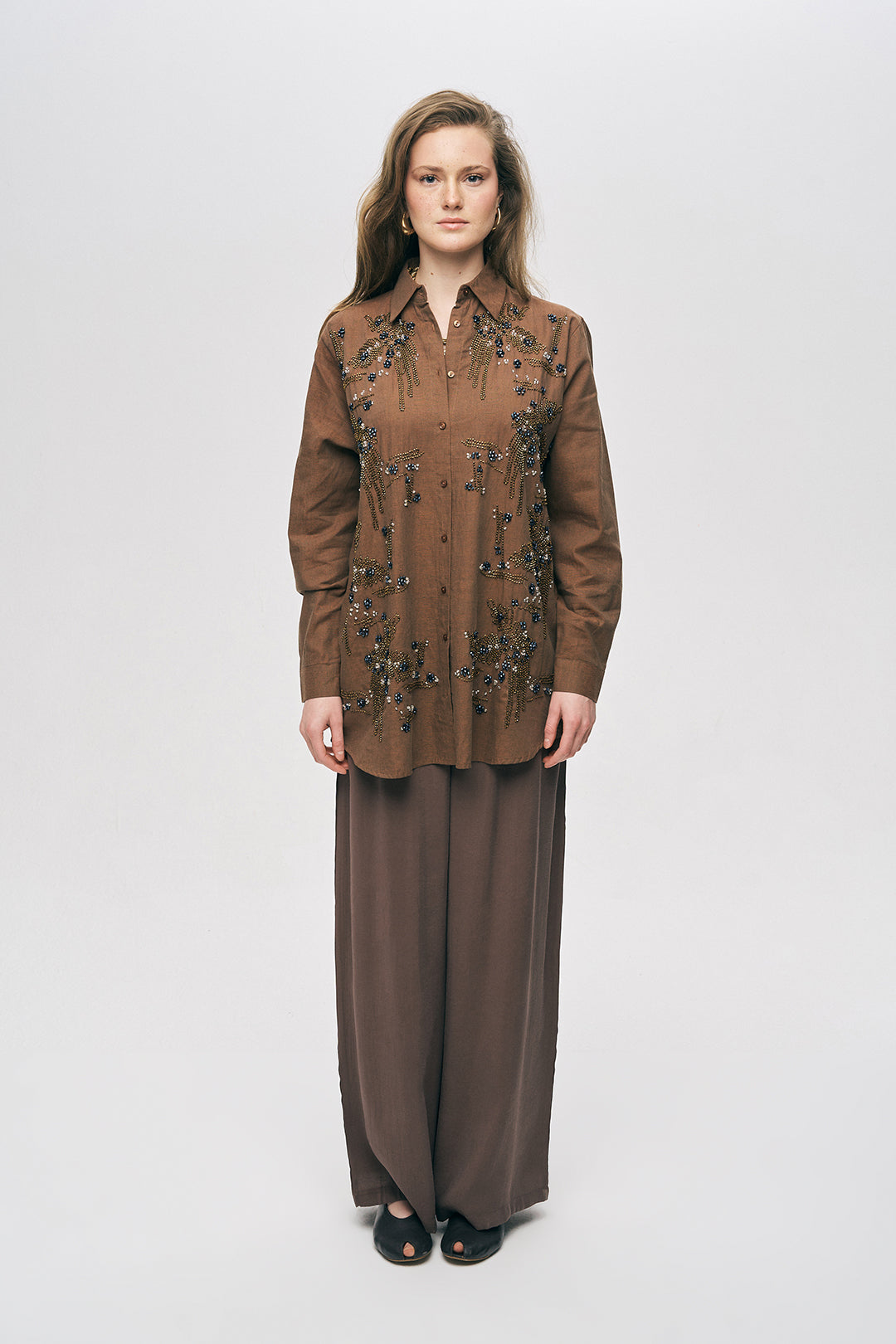 Orfeonegro Boncuk İşlemeli ve Nakışlı Keten Görünümlü Gömlek Kahve