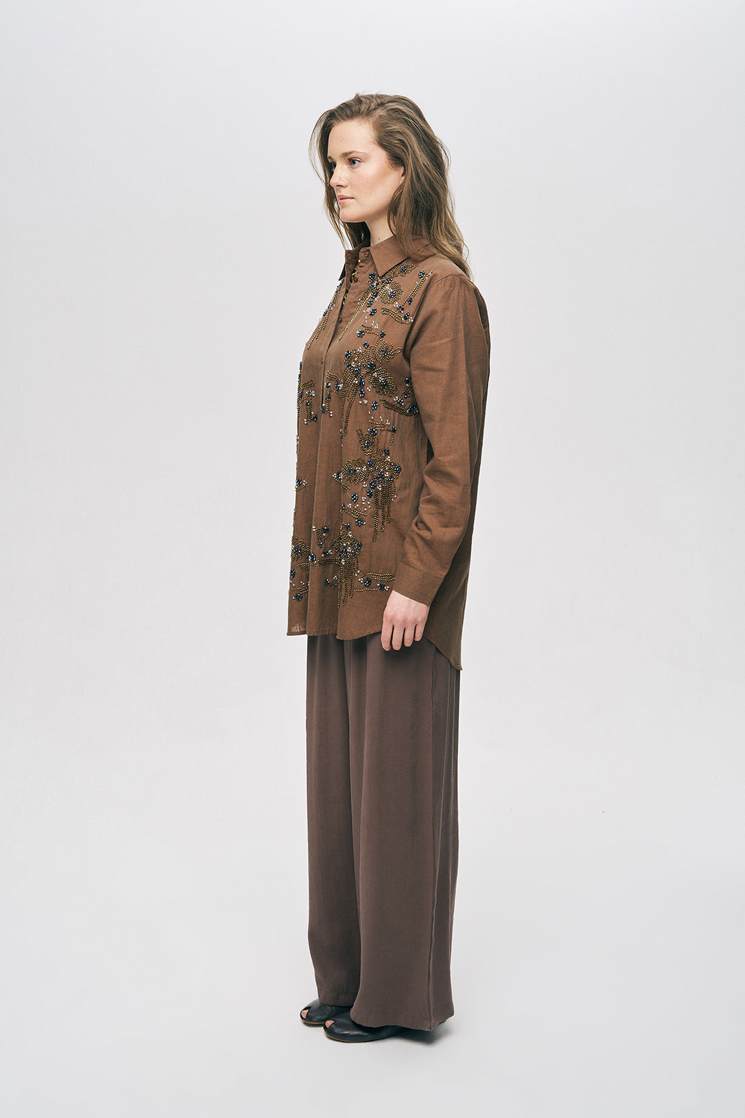 Orfeonegro Boncuk İşlemeli ve Nakışlı Keten Görünümlü Gömlek Kahve