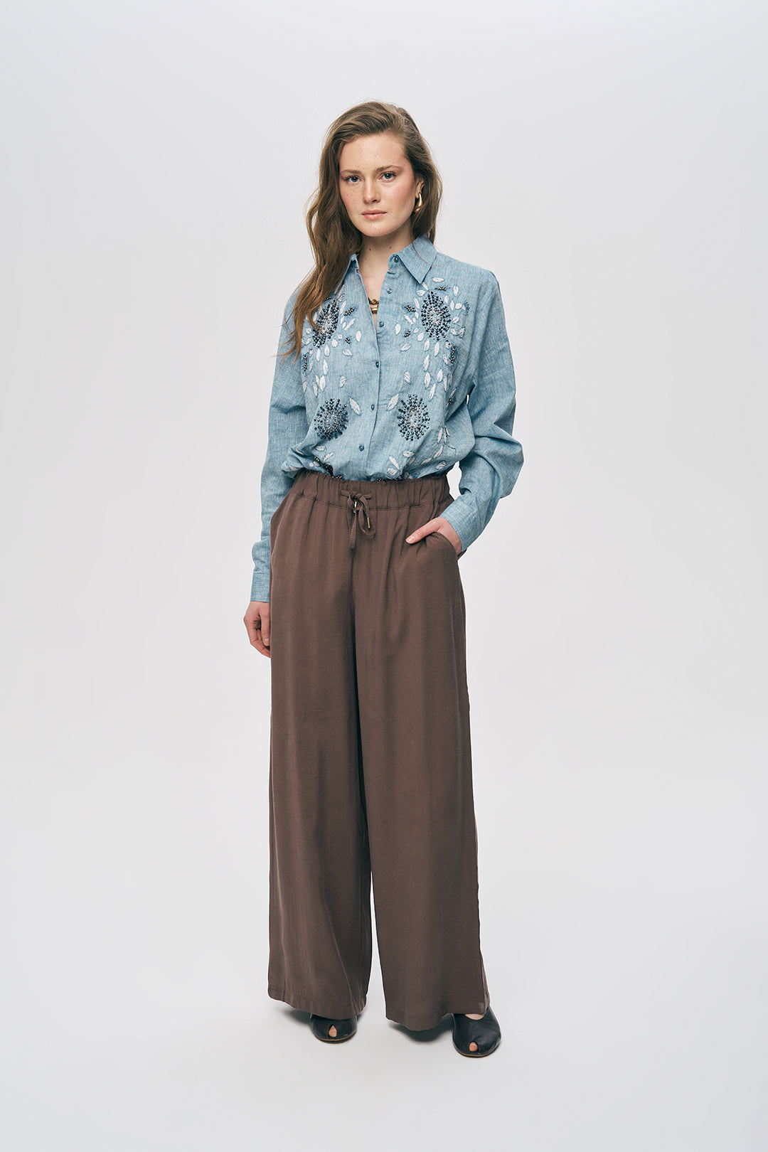 Çiçek Nakışlı ve Taş İşlemeli Oversize Gömlek Mavi