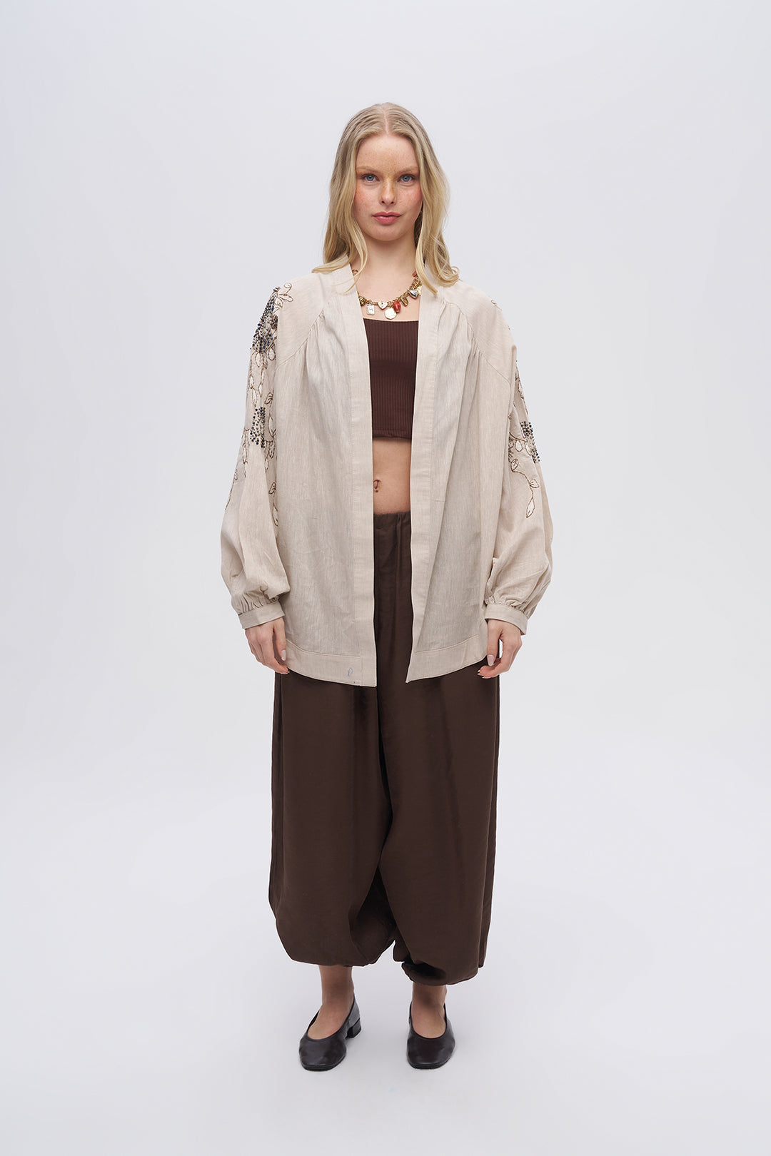 Kolu ve Sırtı İşlemeli Oversize Kimono A.bej