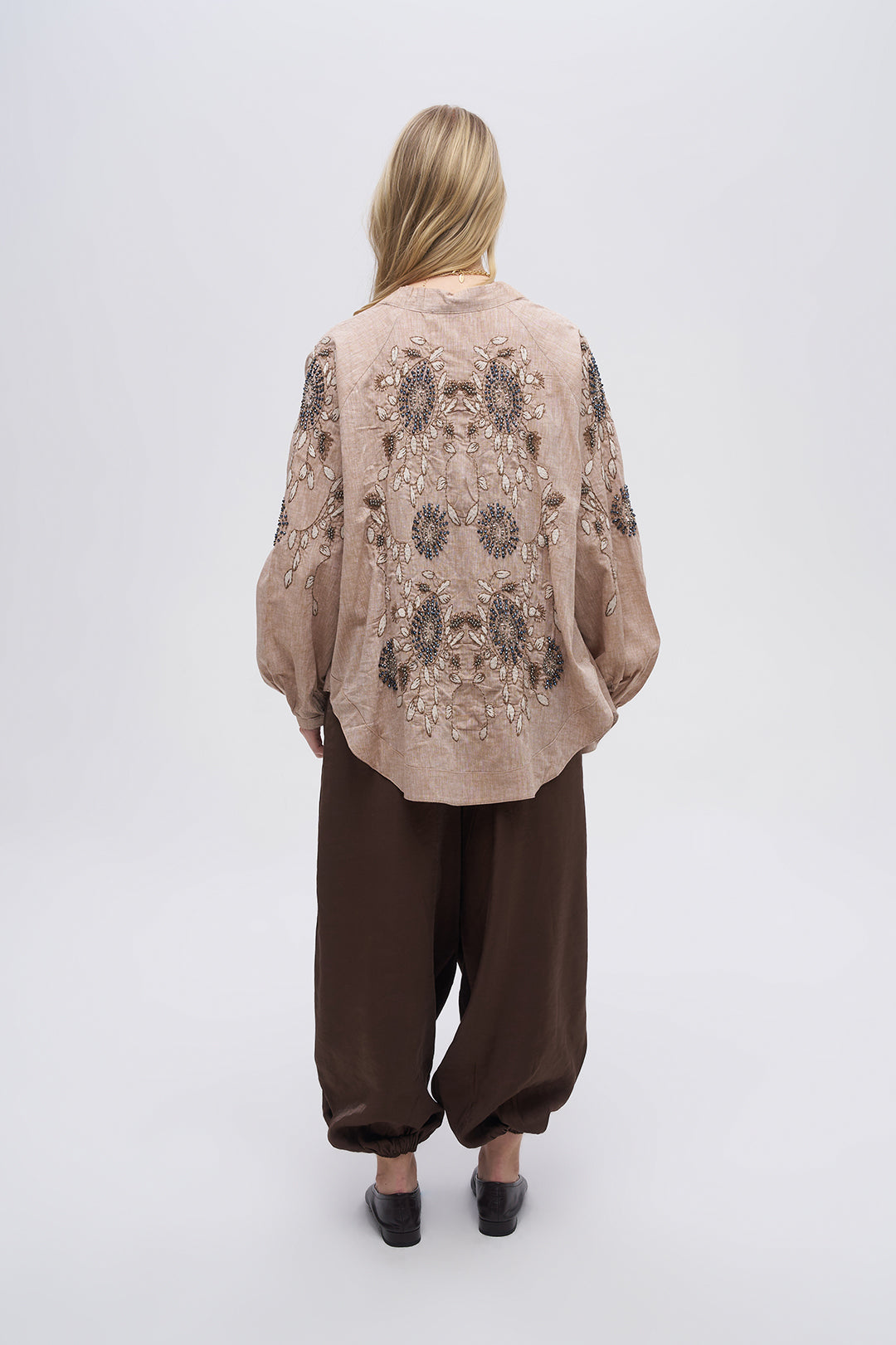 Kolu ve Sırtı İşlemeli Oversize Kimono A.Kahve