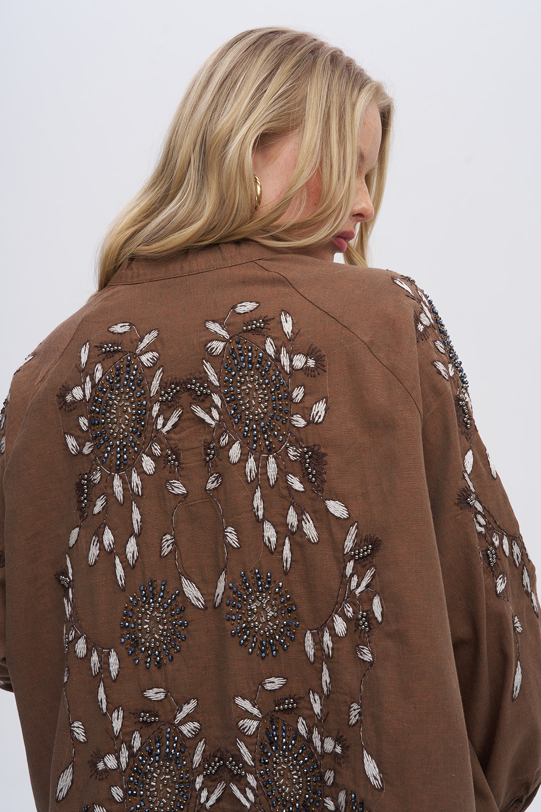 Kolu ve Sırtı İşlemeli Oversize Kimono Kahve