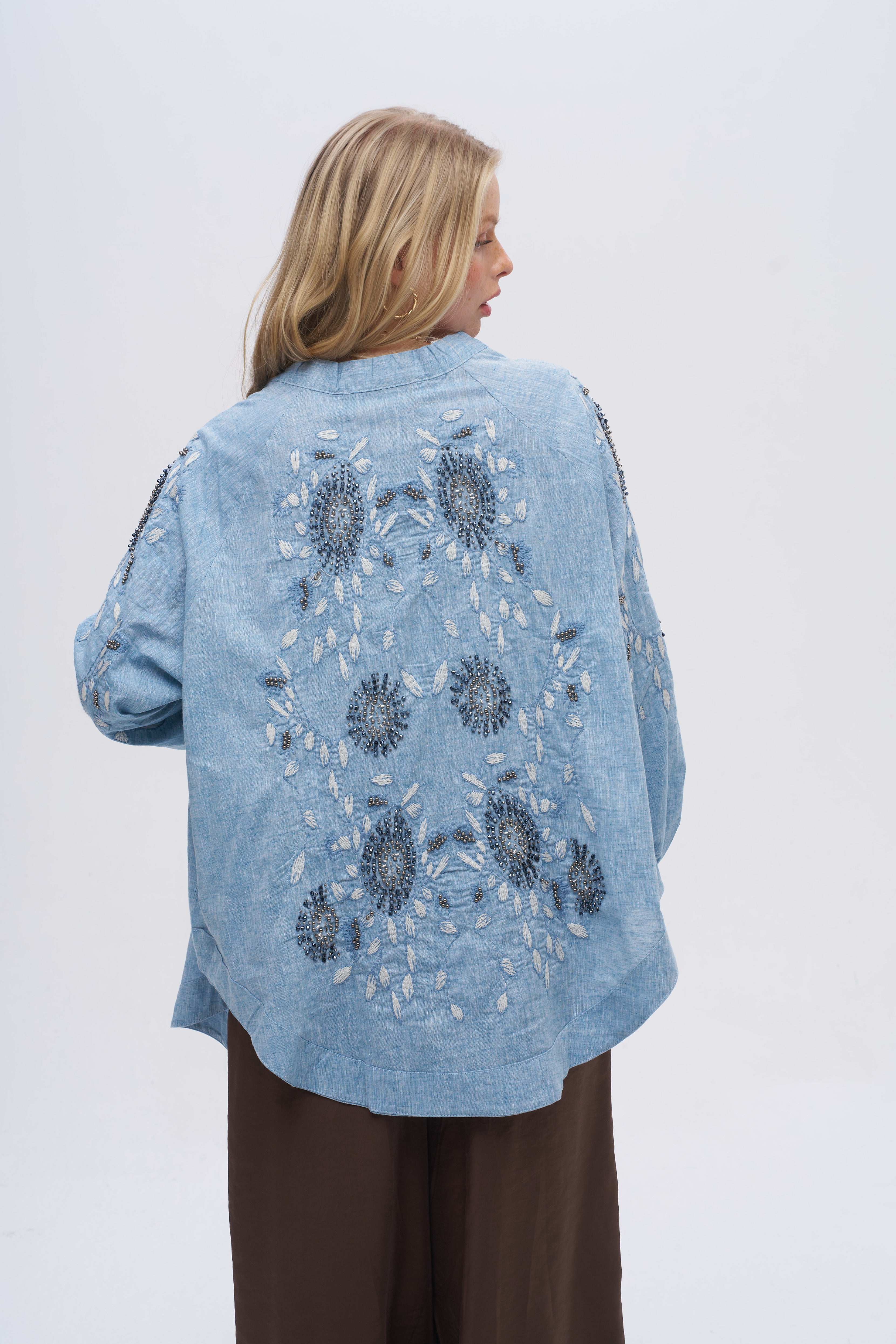 Kolu ve Sırtı İşlemeli Oversize Kimono Mavi