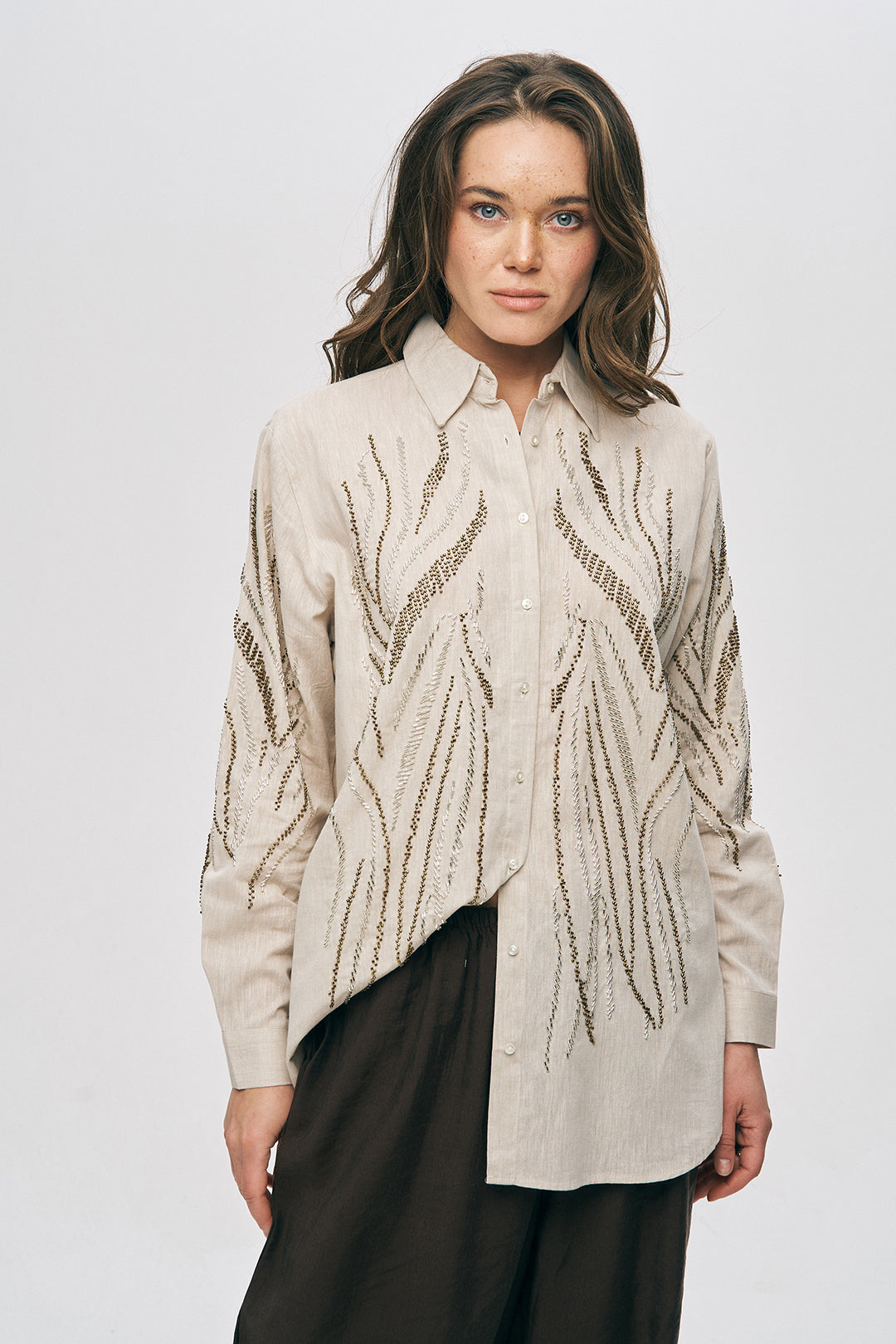 Boncuk İşlemeli Oversize Gömlek A.Bej