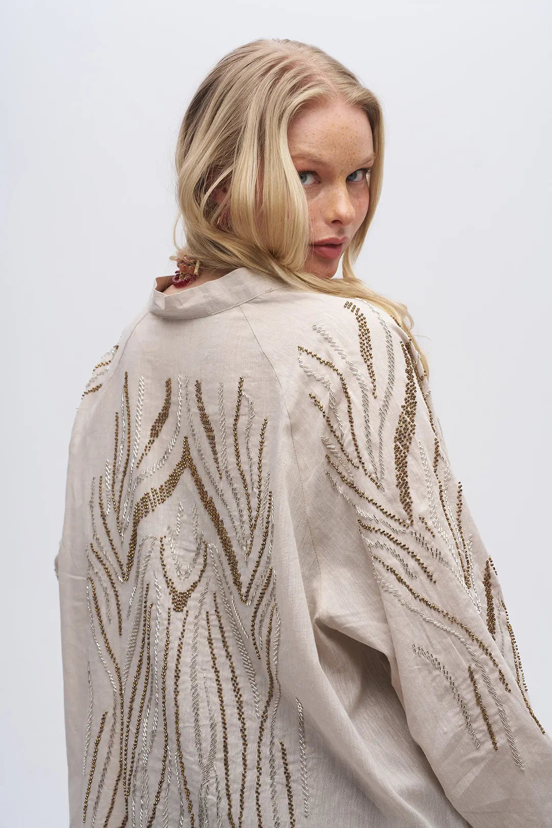 Sırt ve Kol İşlemeli Oversize A.Bej Kimono ORFEONEGRO