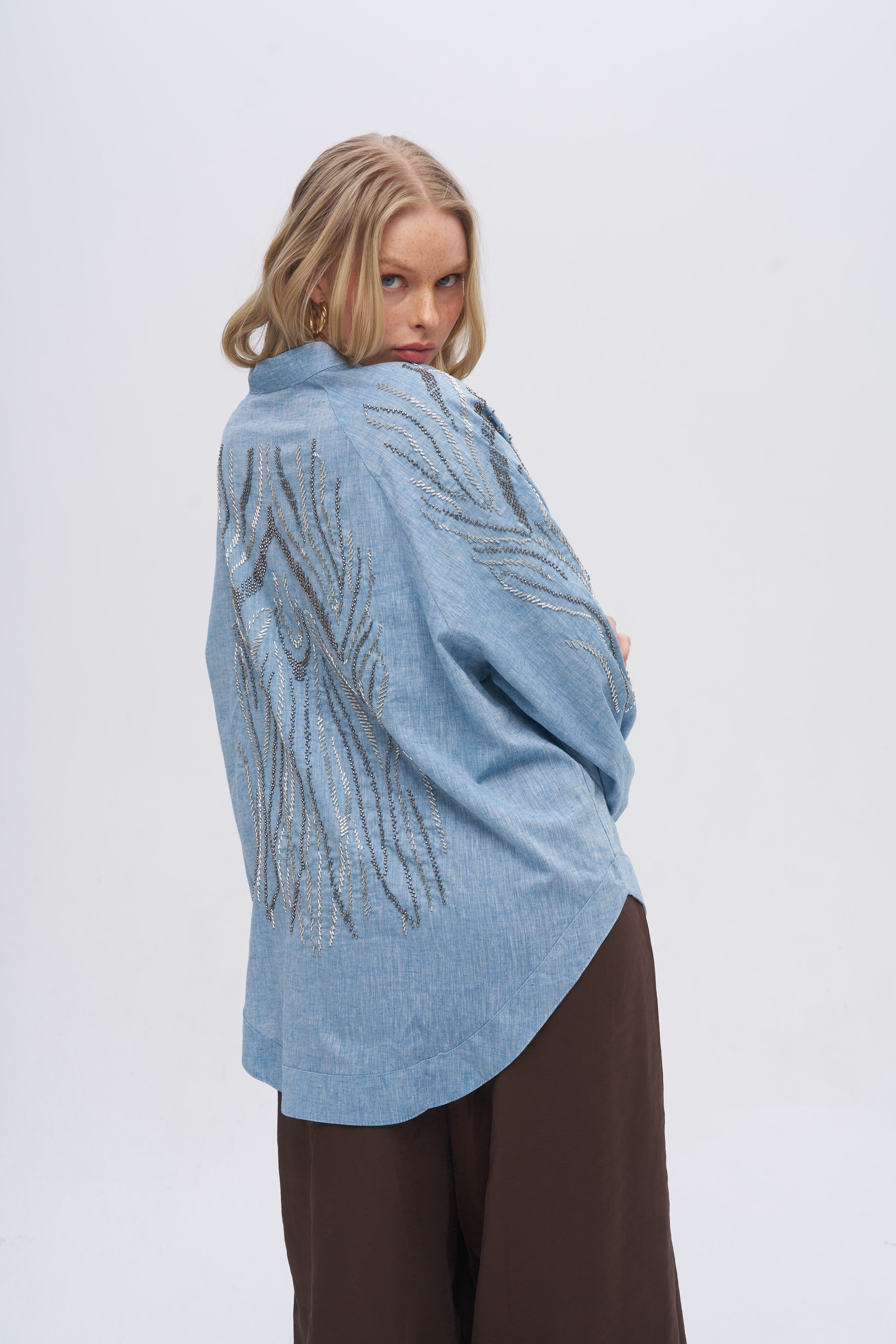 Sırt ve Kol İşlemeli Oversize Mavi Kimono