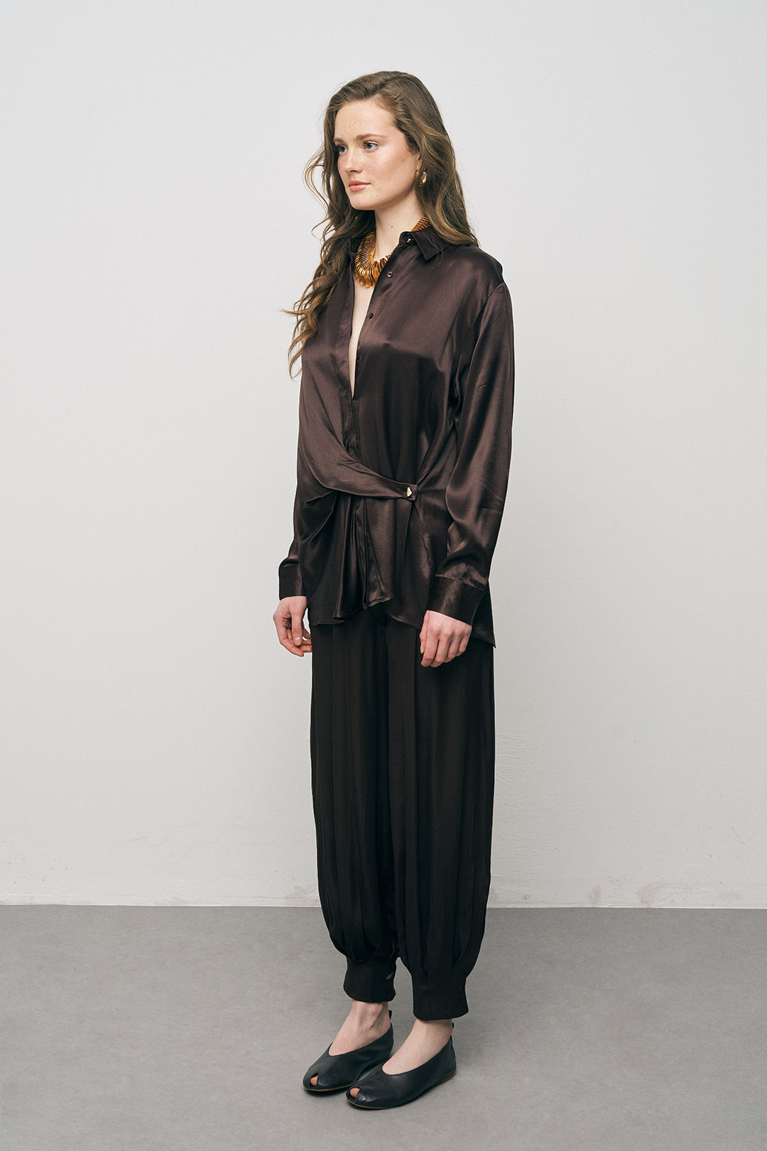 Orfeonegro Kahverengi Saten Kruvaze Bağlama Detaylı Uzun Kollu Gömlek