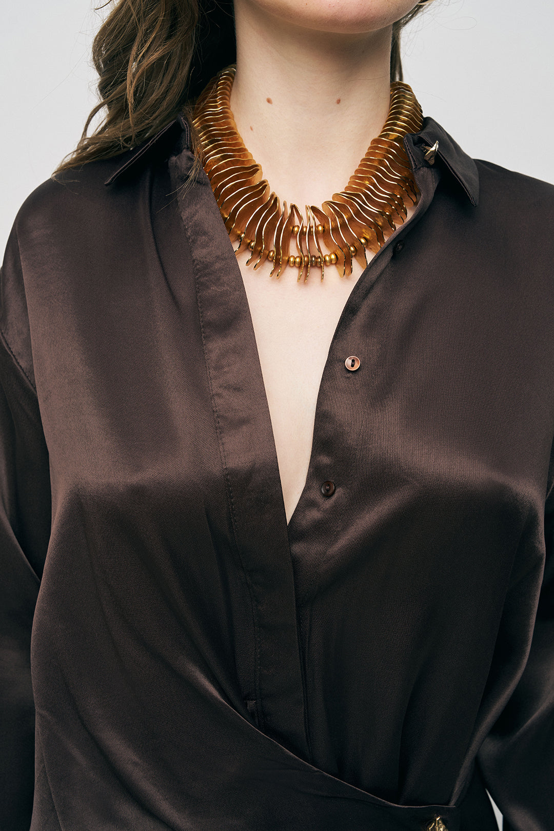 Orfeonegro Kahverengi Saten Kruvaze Bağlama Detaylı Uzun Kollu Gömlek