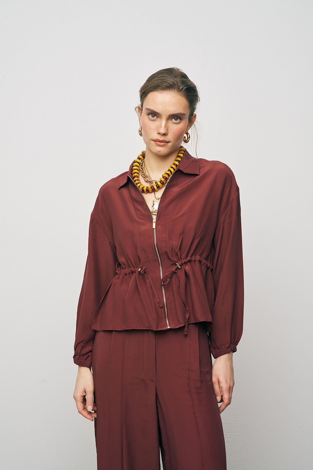Beli Büzgülü ve Bağcıklı Bordo Fermuarlı Şık Ceket Gömlek