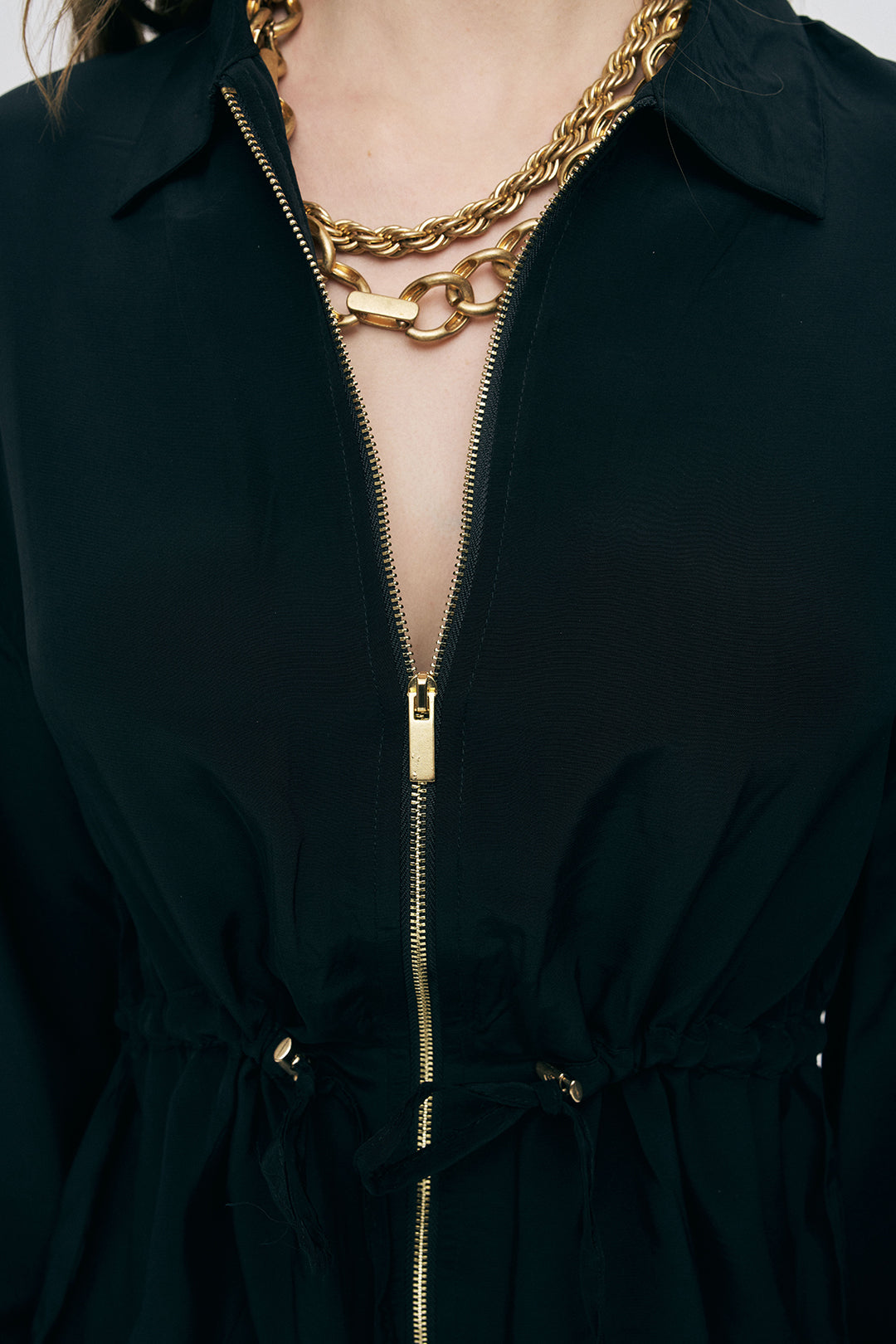 Beli Büzgülü ve Bağcıklı Siyah Fermuarlı Şık Ceket Gömlek