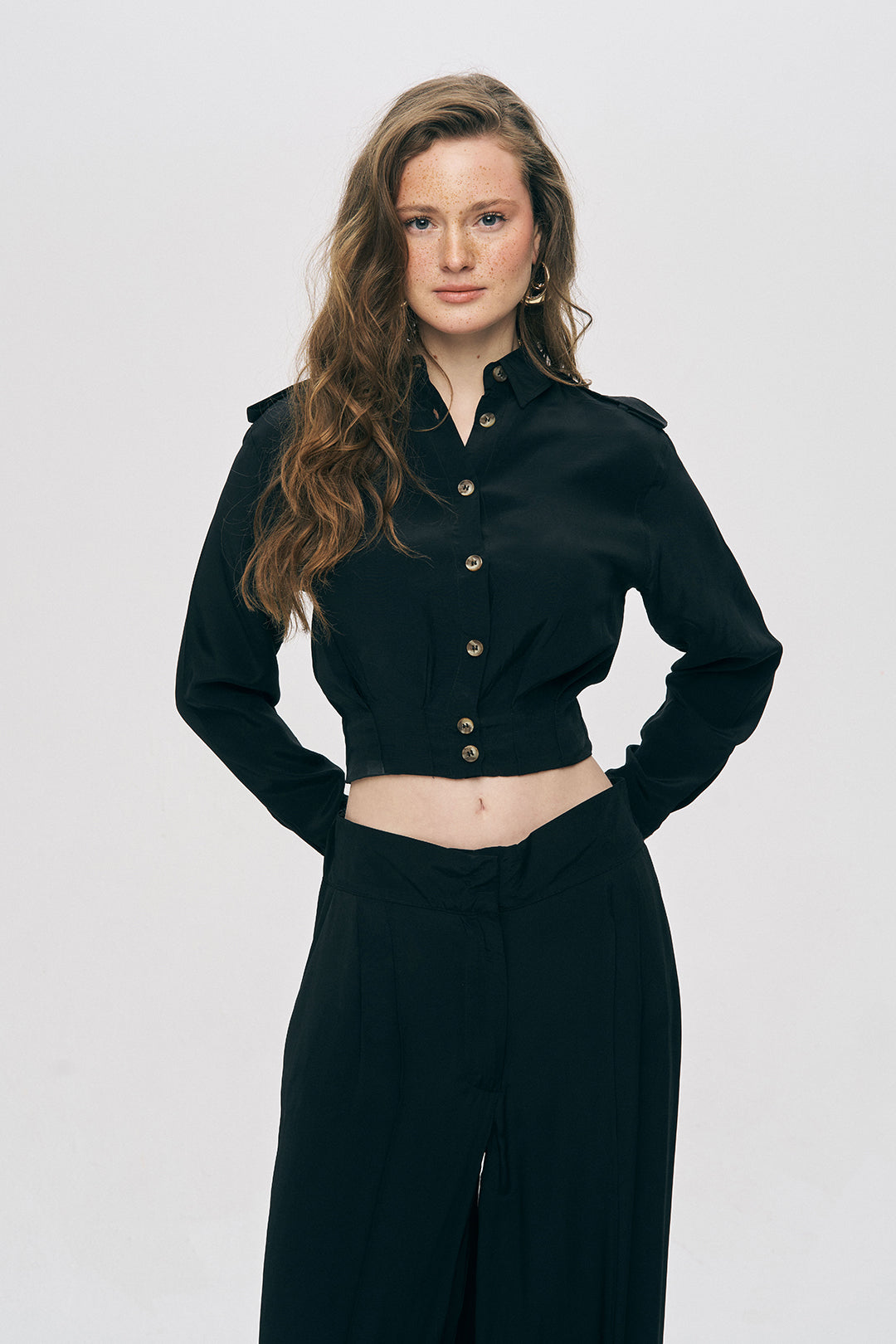 Orfeonegro Siyah Kruvaze Detaylı Crop Tasarım Gömlek