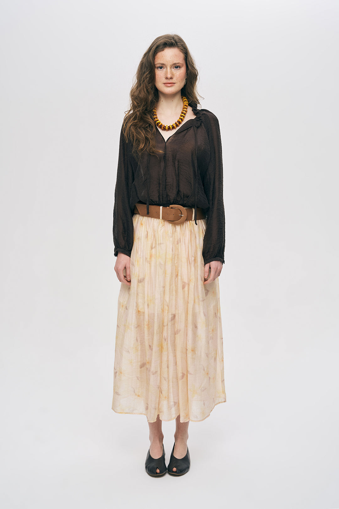 Orfeonegro İnce Dokulu Manşetli ve Beli Lastikli Şık Kahve Bluz