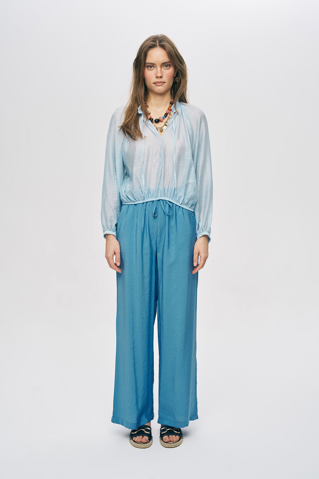 Orfeonegro İnce Dokulu Manşetli ve Beli Lastikli Şık Mavi Bluz