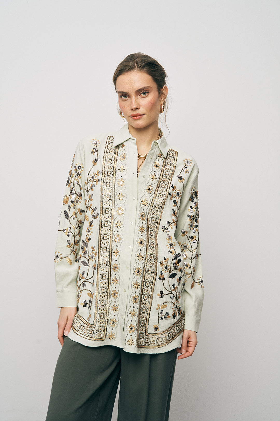 Orfeonegro Özel Tasarım Payet ve Boncuk İşlemeli Oversize Gömlek Mint