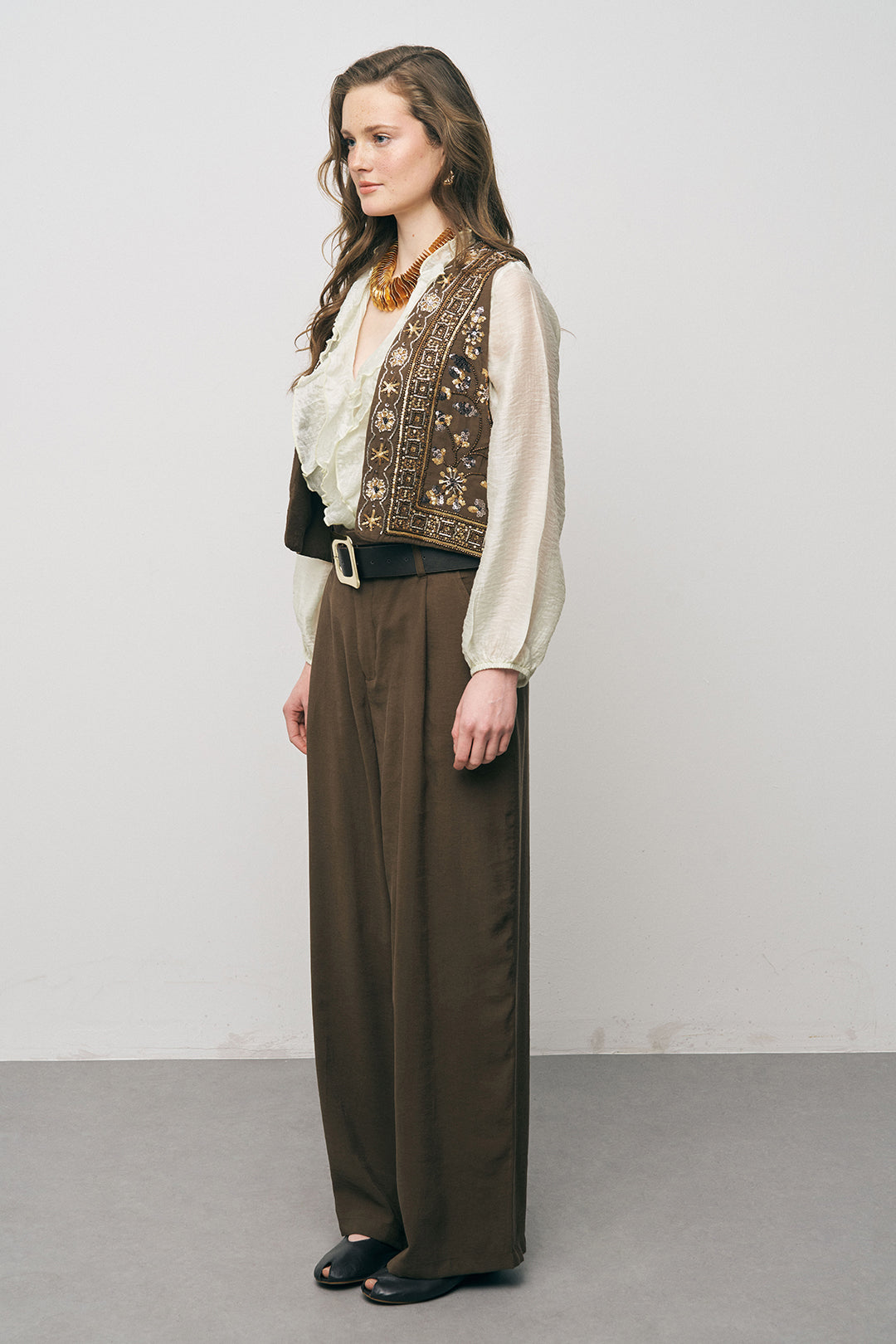 Orfeonegro Nakış ve Boncuk İşlemeli Kahverengi Kısa Yelek