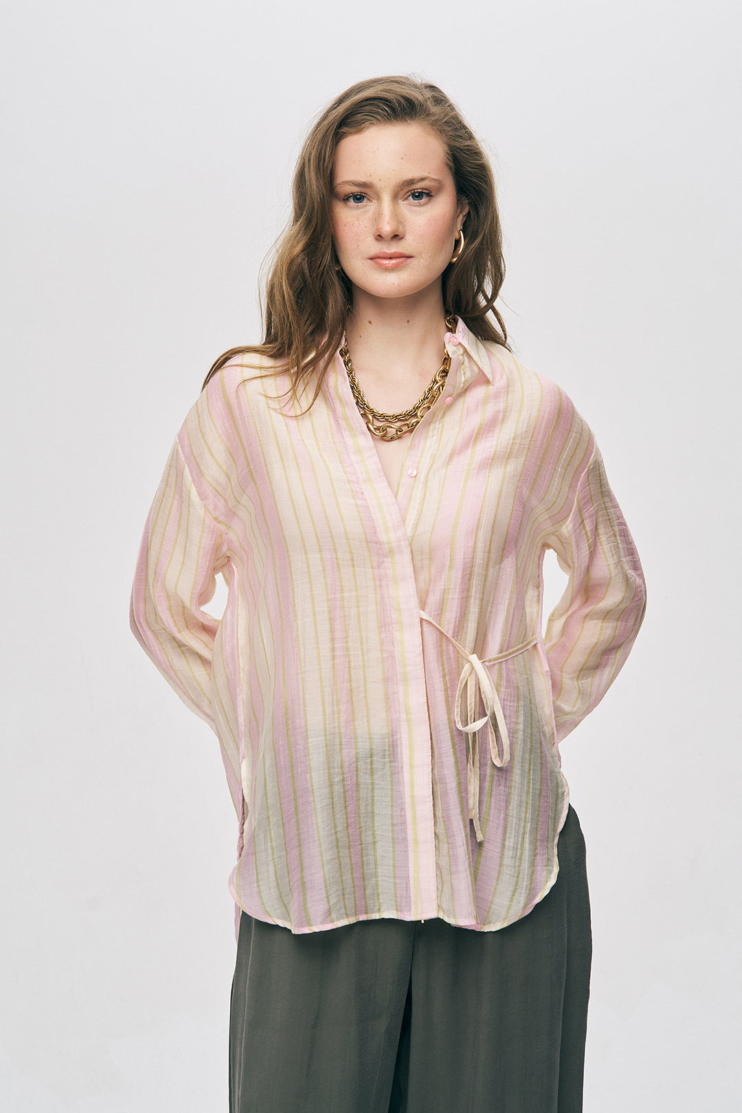 Belden Bağlamalı Çizgili Kadın Gömlek
