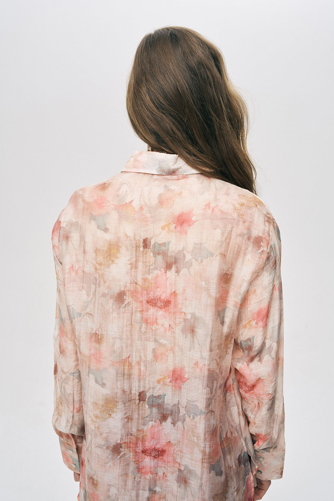 Suluboya Desenli Düğmeli Kadın Gömlek