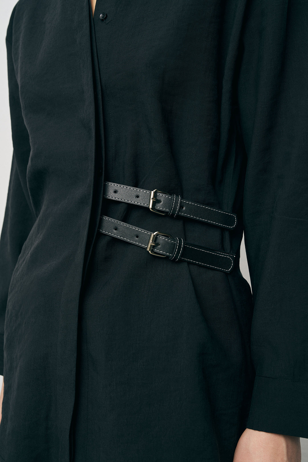 Orfeonegro Çift Kemer Aksesuarlı Siyah Uzun Kollu Gömlek