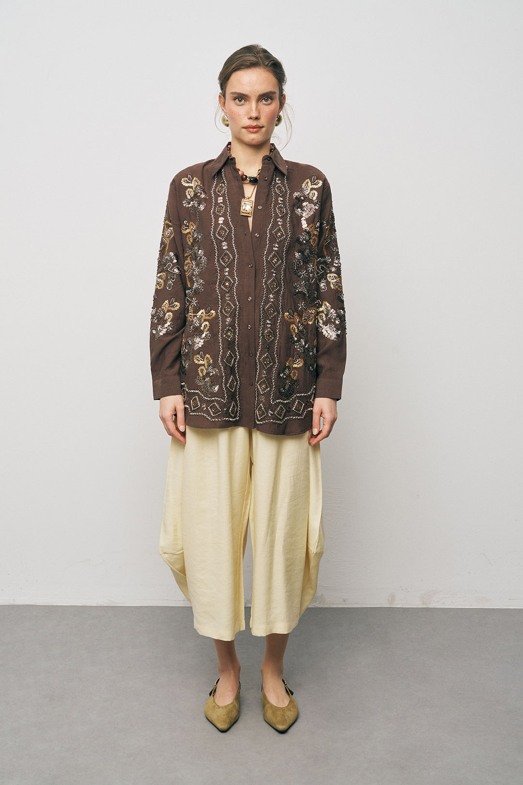 Orfeonegro Kahve Pul ve Boncuk İşlemeli Oversize Gömlek