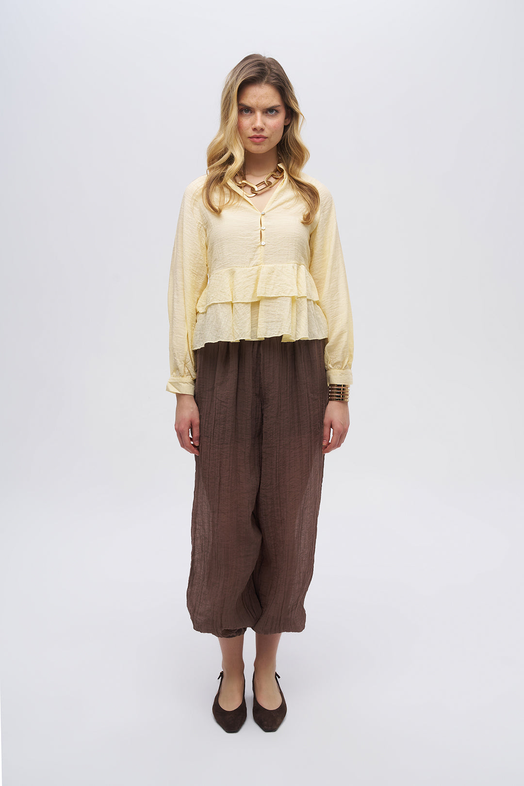 Önden Düğmeli Katlı Fırfır Detaylı Dokulu Bluz Sarı