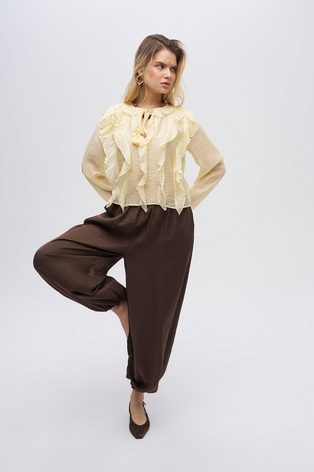 İple Ayarlanabilir Yaka Fırfır Detaylı Bluz Sarı