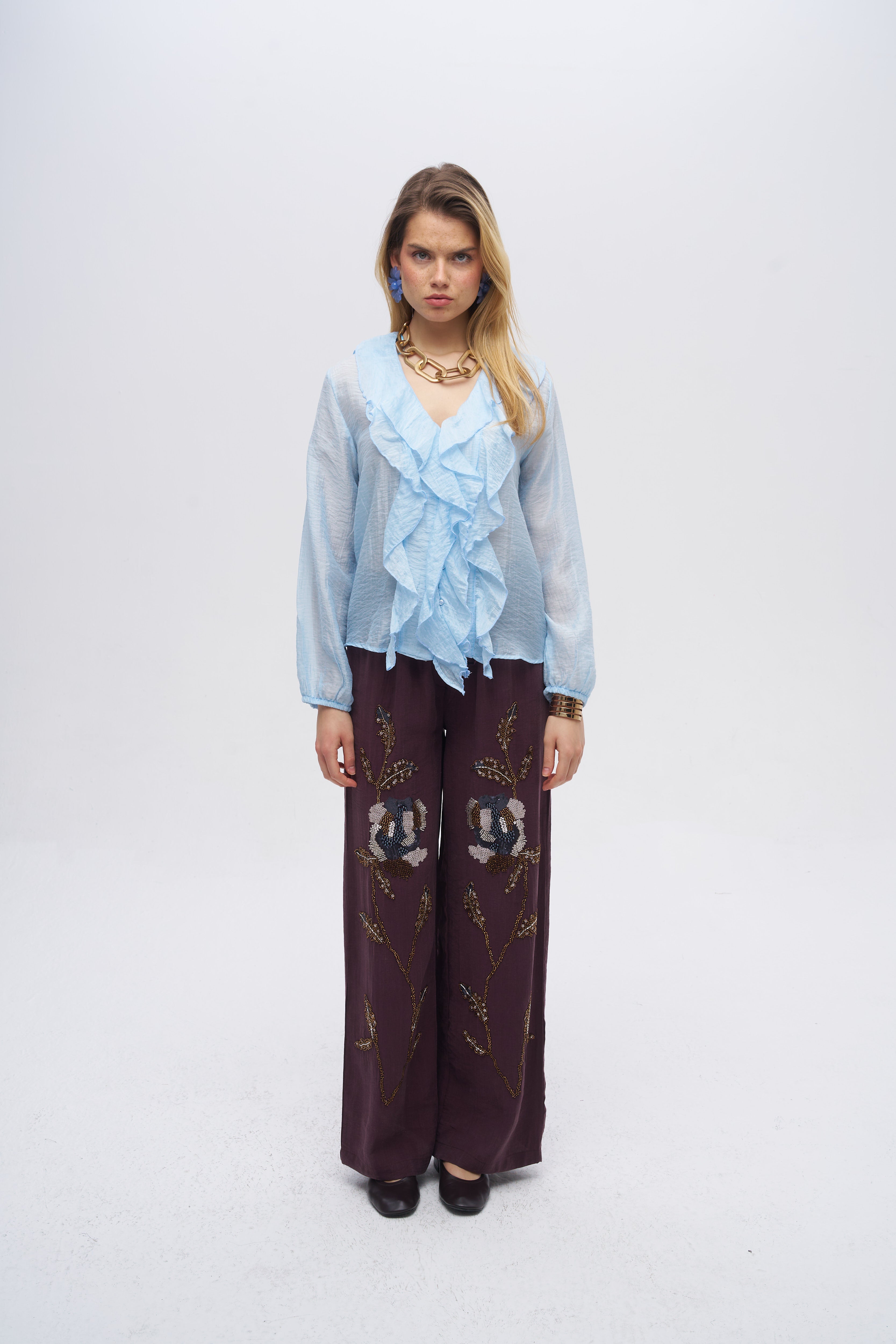 V Yaka Önü Fırfır Detaylı Dokulu Bluz Mavi