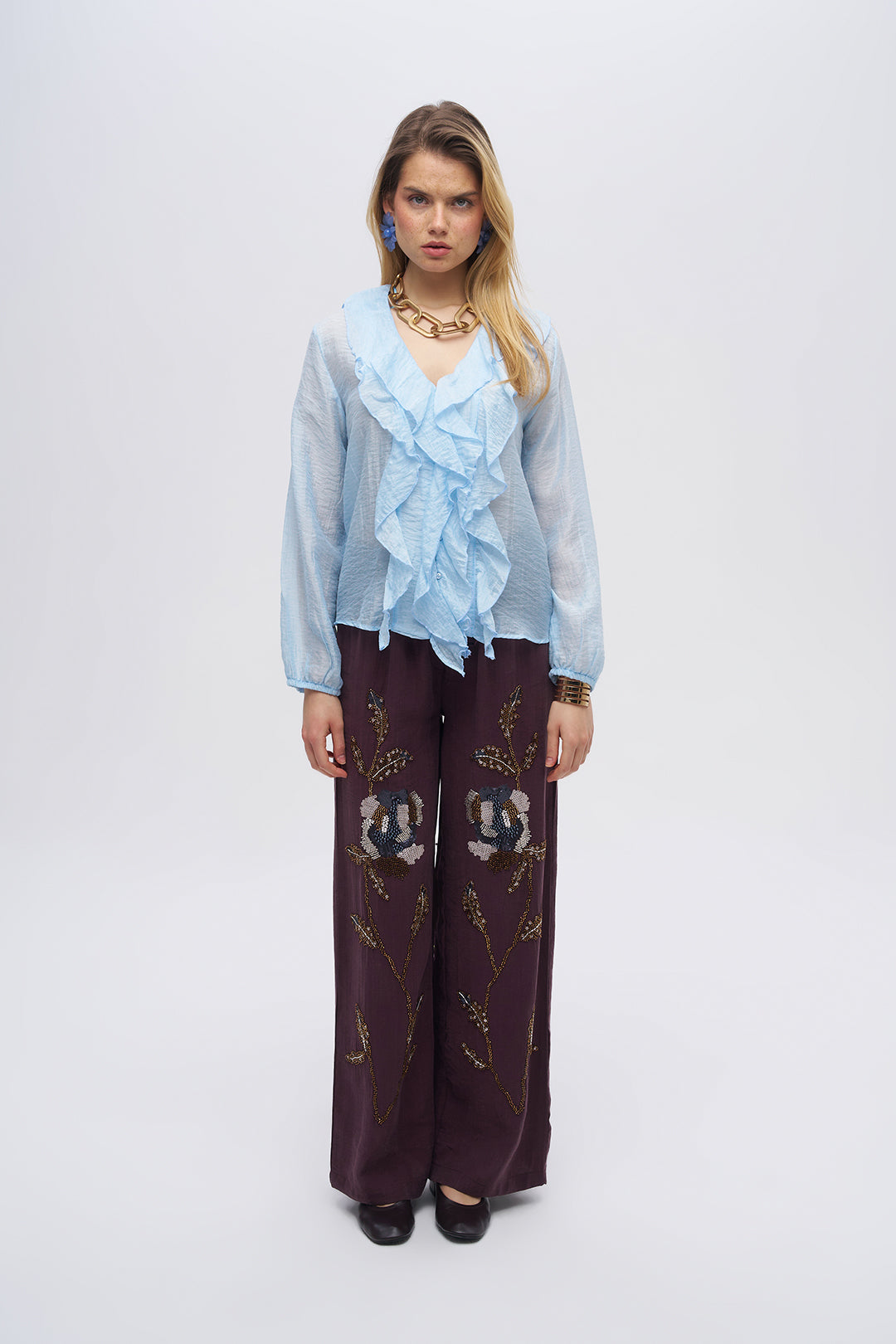 V Yaka Önü Fırfır Detaylı Dokulu Bluz Mavi