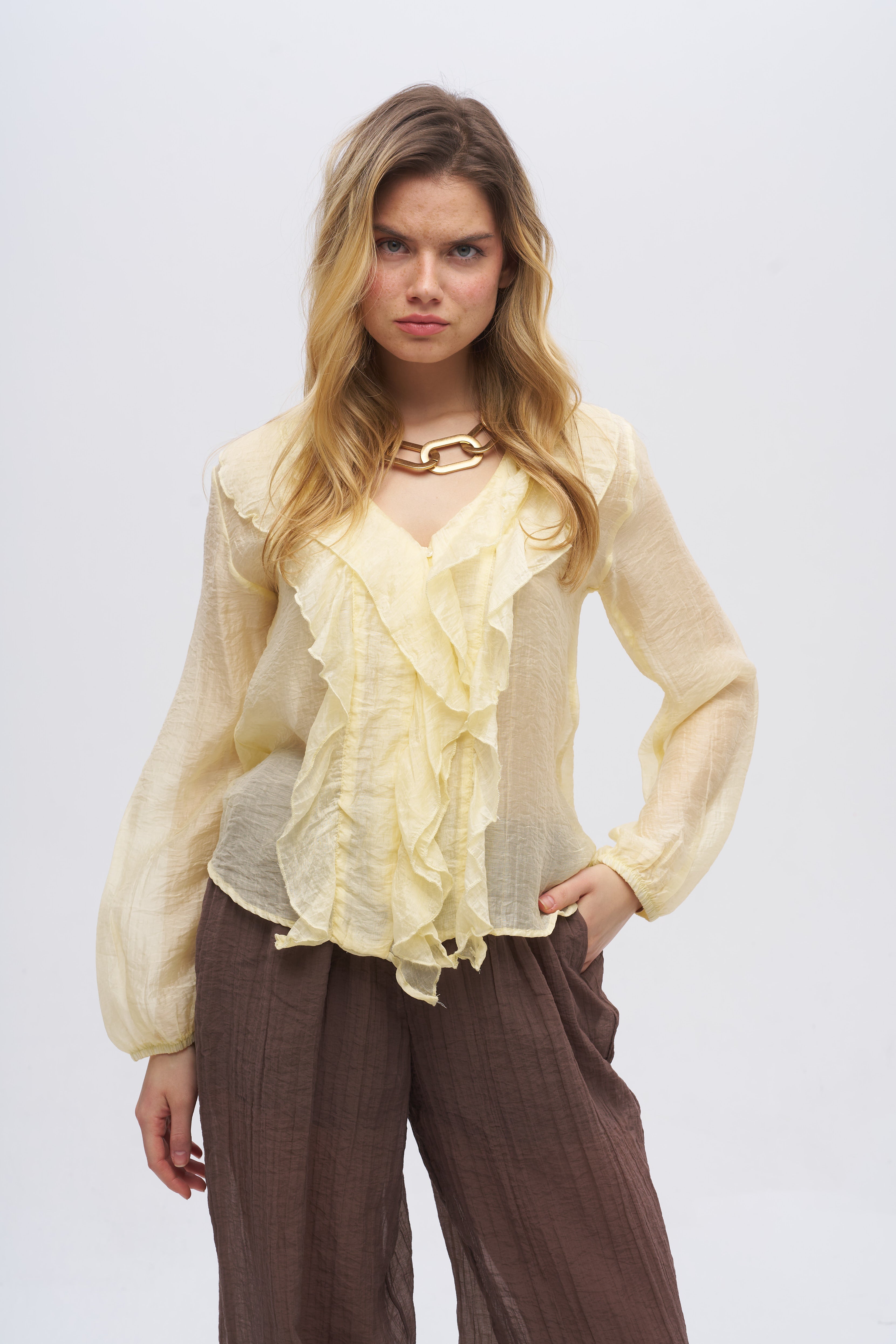 V Yaka Önü Fırfır Detaylı Dokulu Bluz Sarı