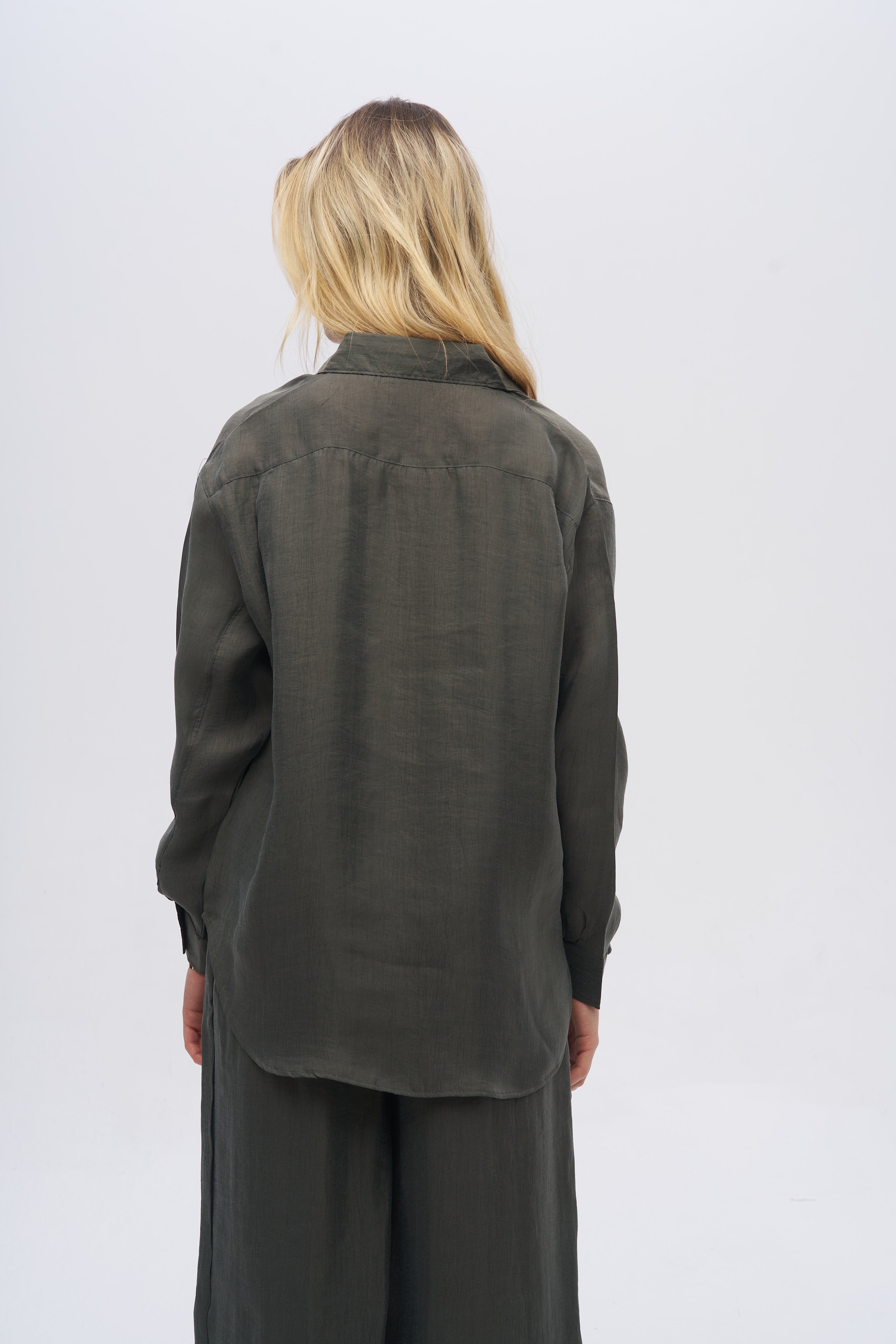 Klasik Yaka Önden Düğmeli Dökümlü Gömlek Haki