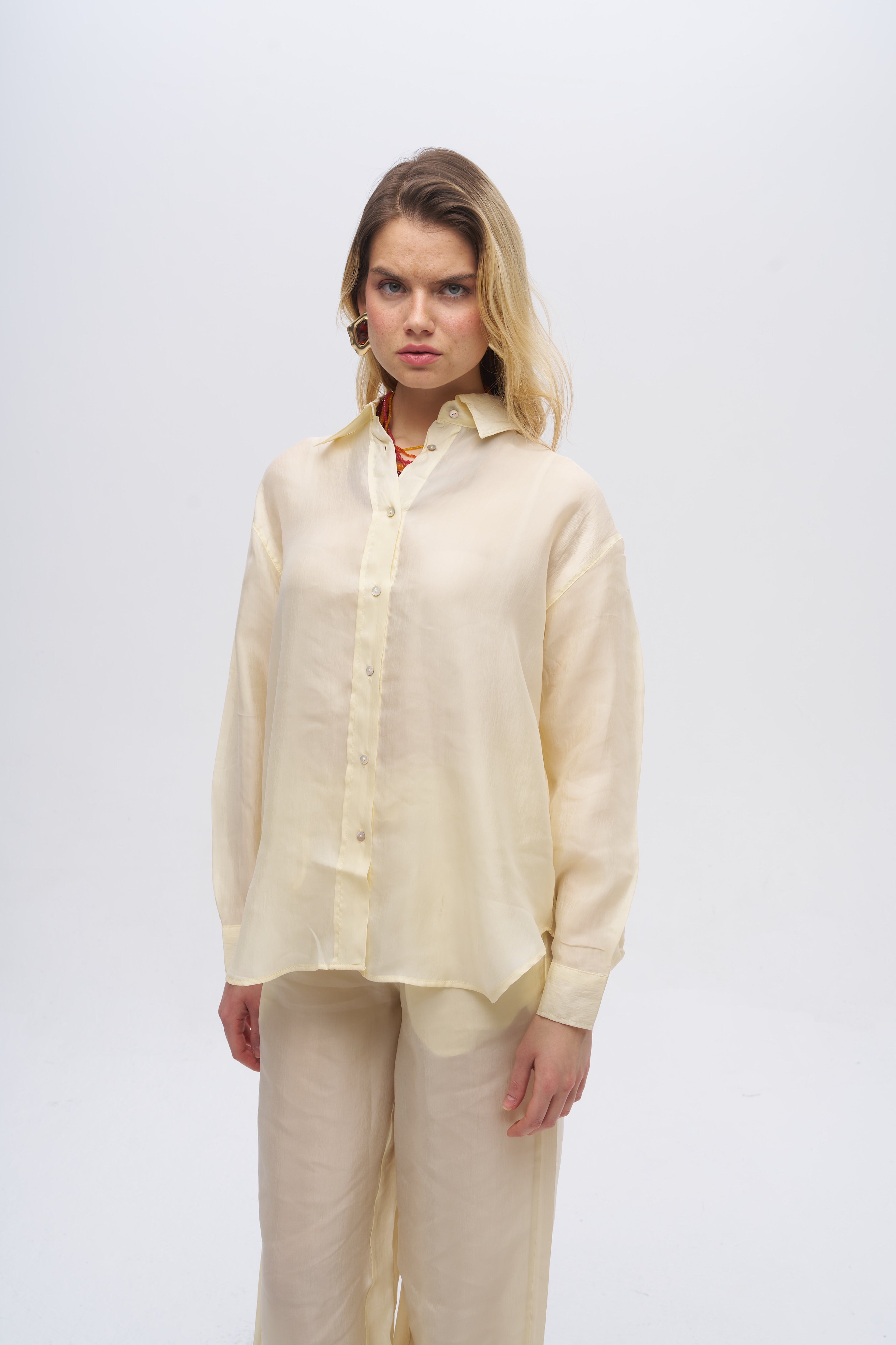 Klasik Yaka Önden Düğmeli Dökümlü Gömlek Sarı