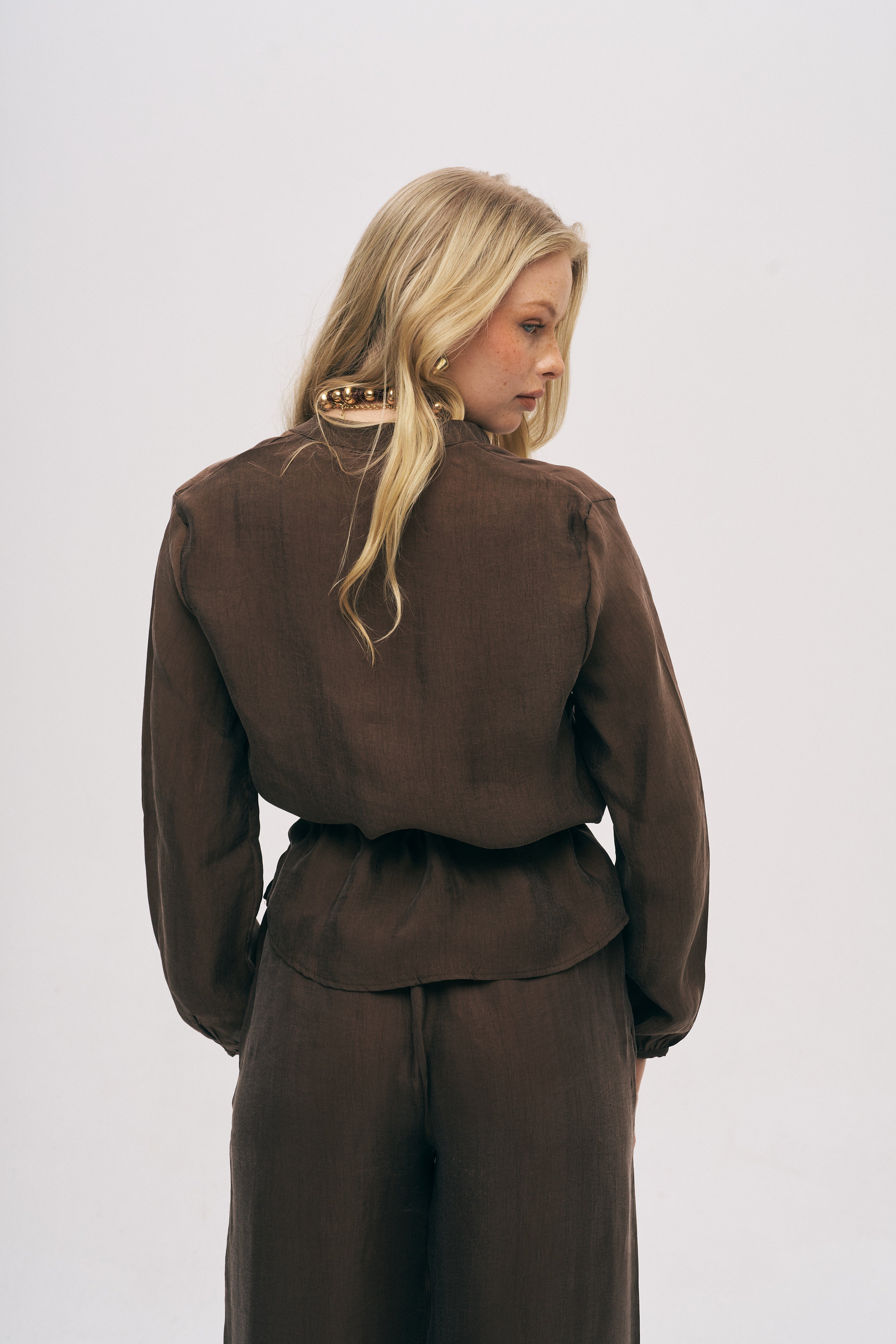 Gömlek Yaka Önden Düğmeli Kısa Kollu Dökümlü Bluz Kahve