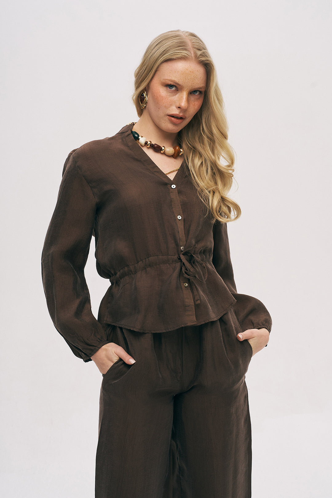 Gömlek Yaka Önden Düğmeli Kısa Kollu Dökümlü Bluz Kahve