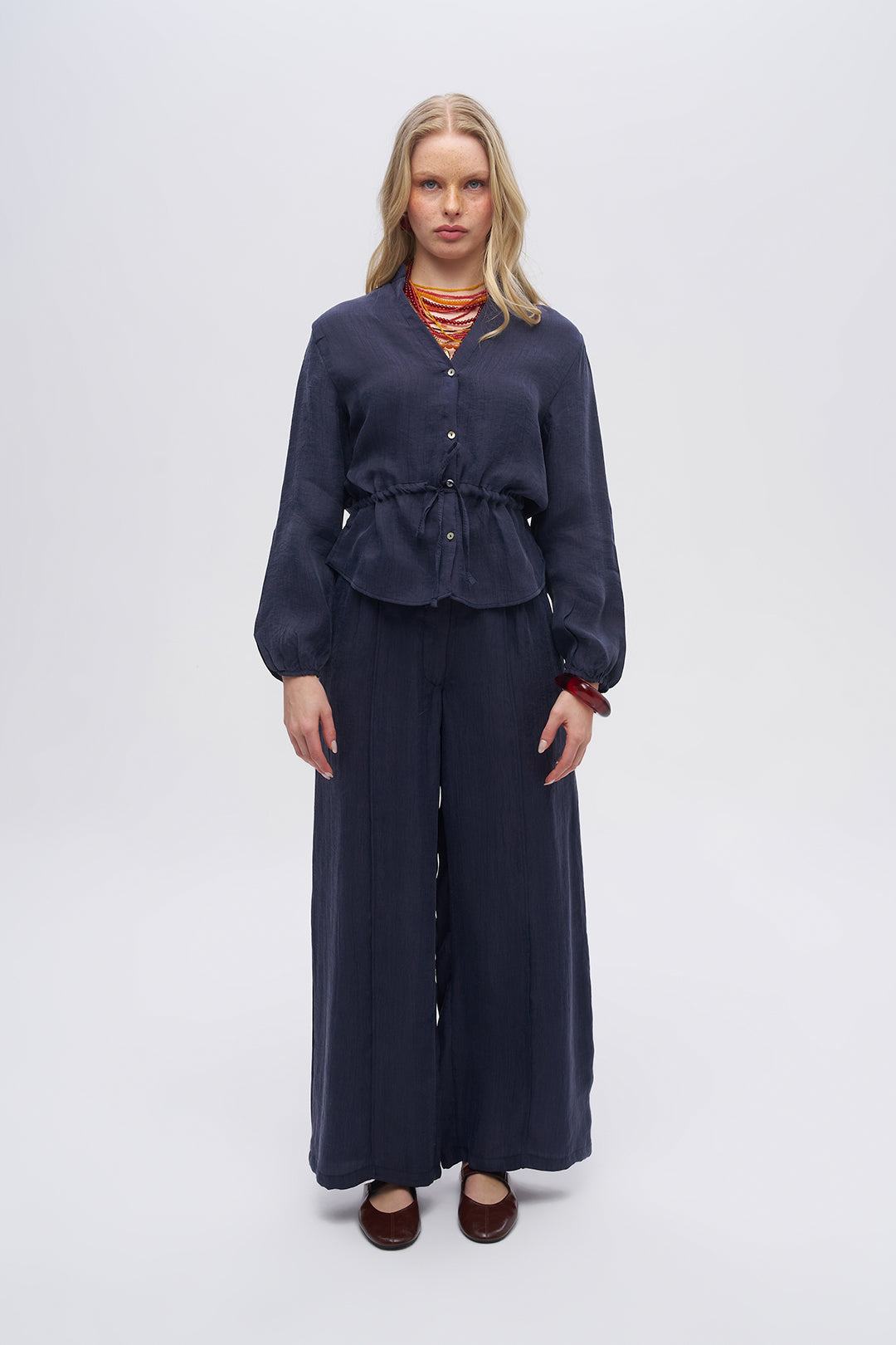 Gömlek Yaka Önden Düğmeli Kısa Kollu Dökümlü Bluz Laci