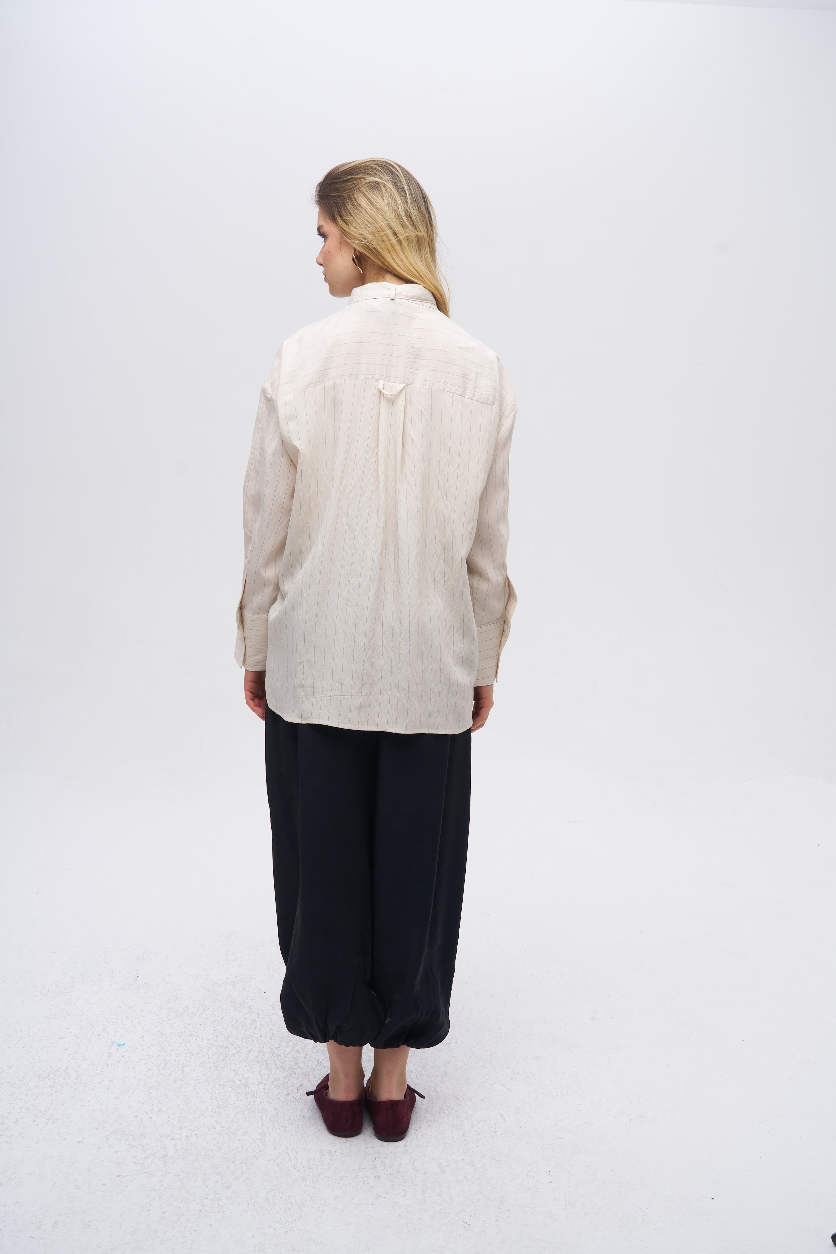 Yakası Fiyonk Bağlamalı Oversize Dökümlü Çizgili Gömlek