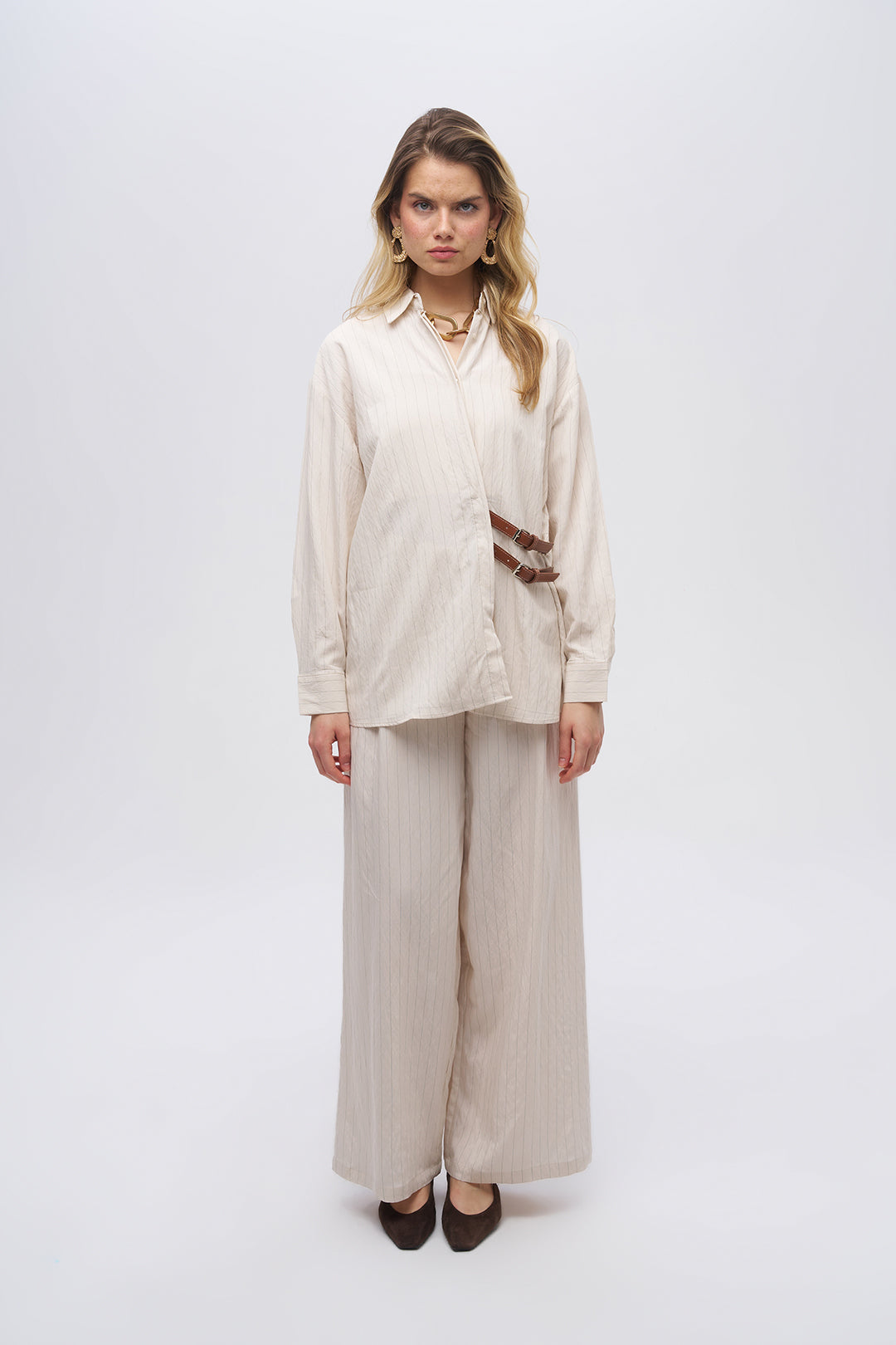 Çizgi Dokulu Klasik Yaka Kemerli Gömlek