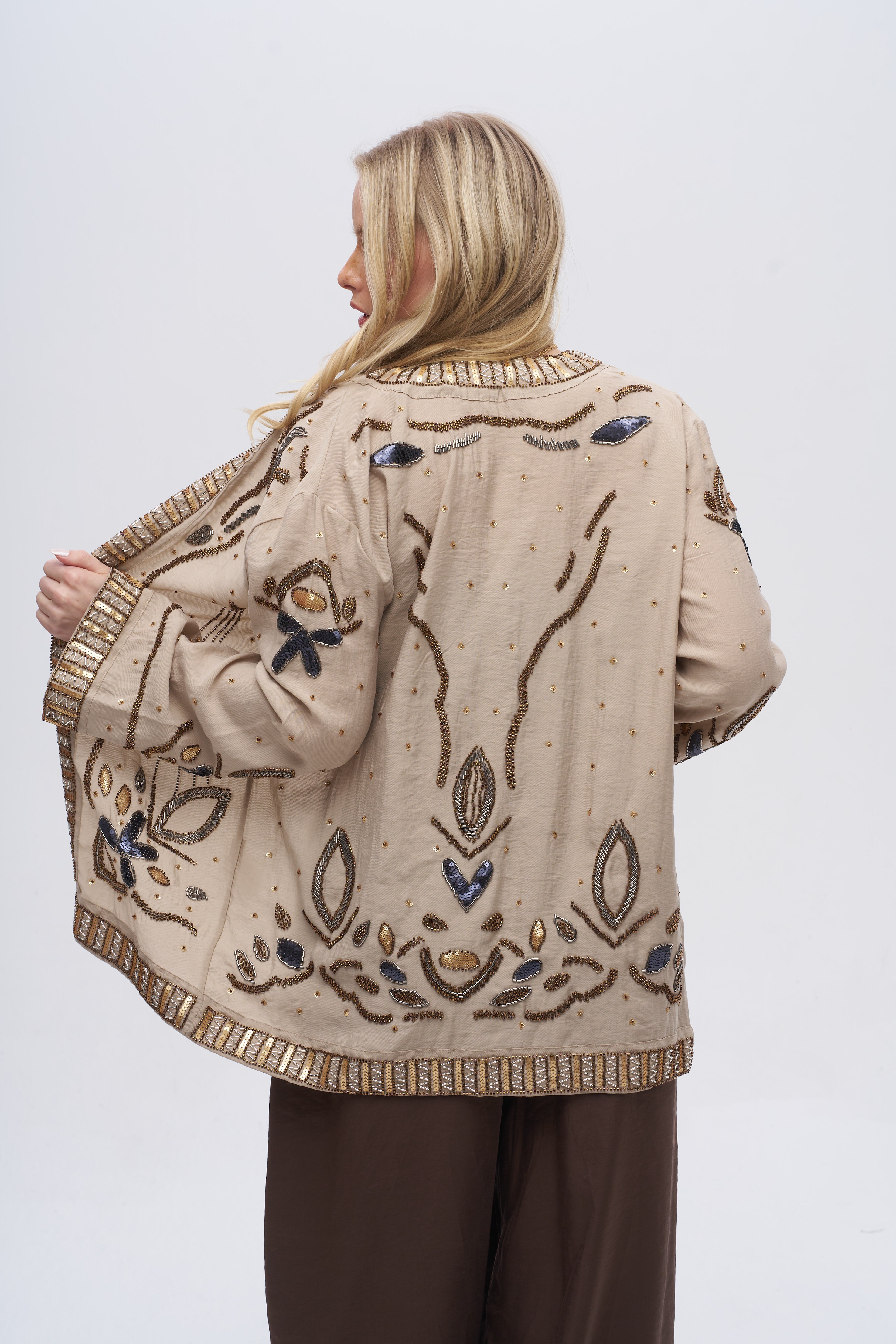 Boncuk ve Pul İşlemeli Bej Tencel Kimono