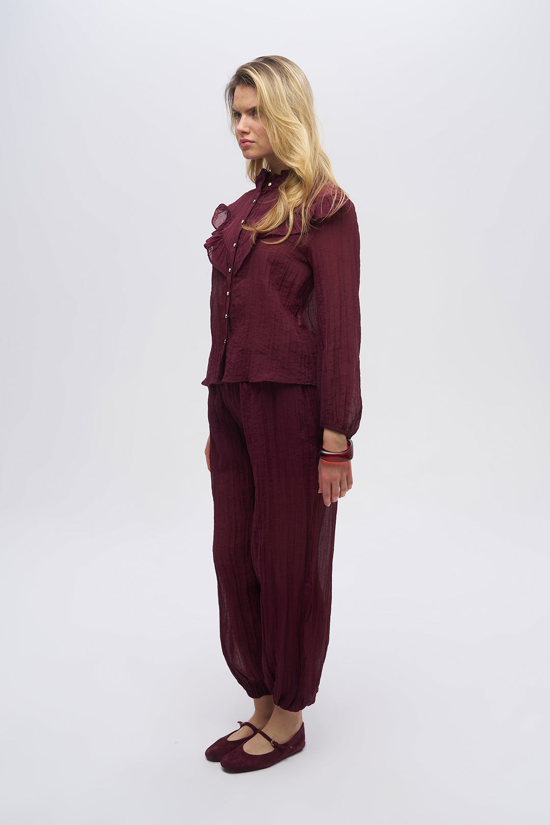 Bordo Fırfır Detaylı Dik Yaka Bluz